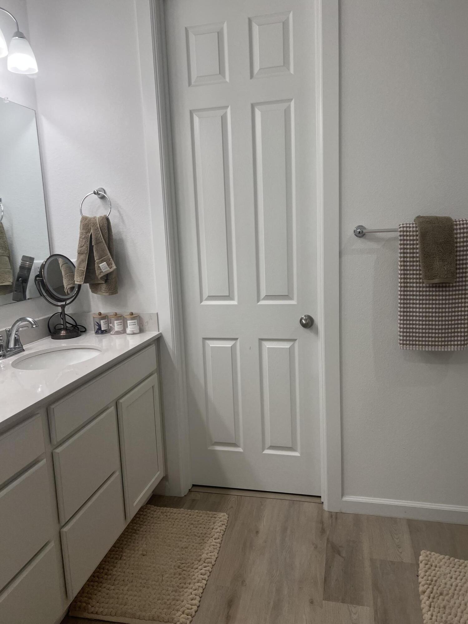Photo 15 — 1359 Vallecito Court NW