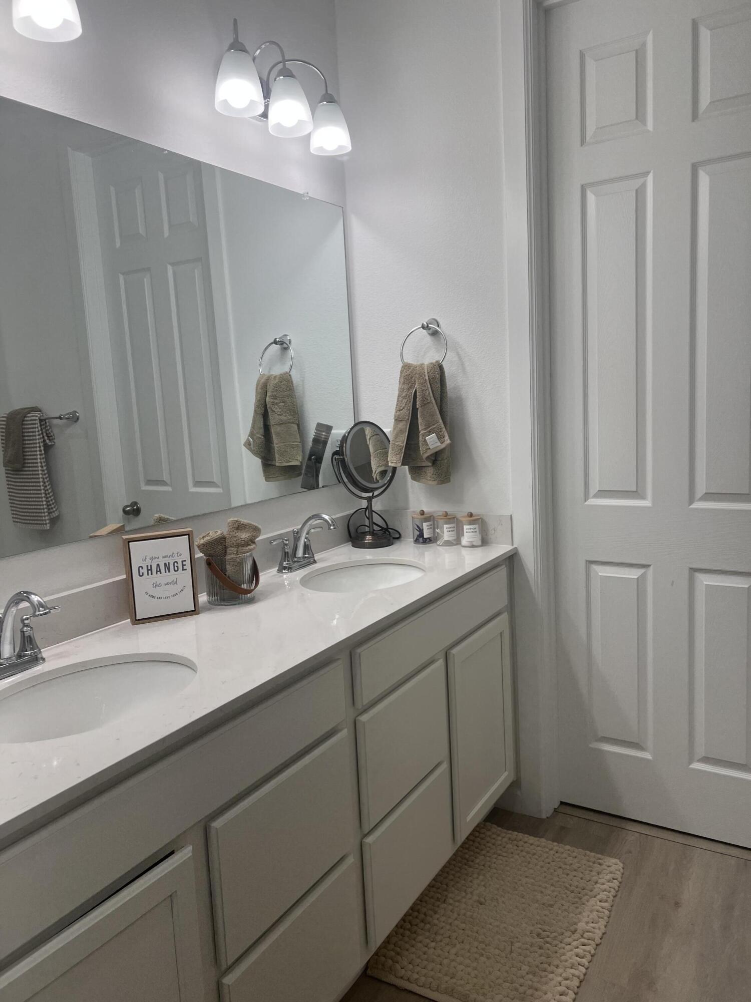 Photo 14 — 1359 Vallecito Court NW