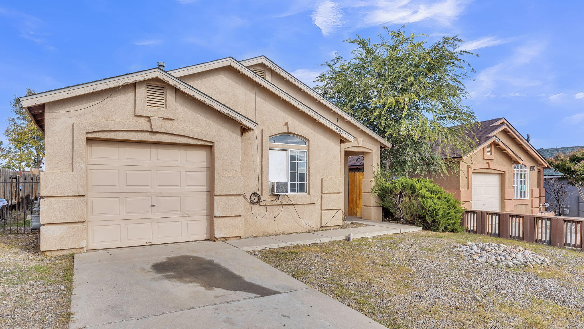 9909 Lauren Avenue SW, Albuquerque, NM 87121