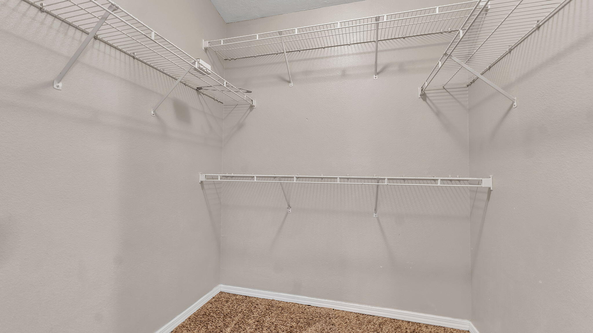 Photo 10 — 9909 Lauren Avenue SW