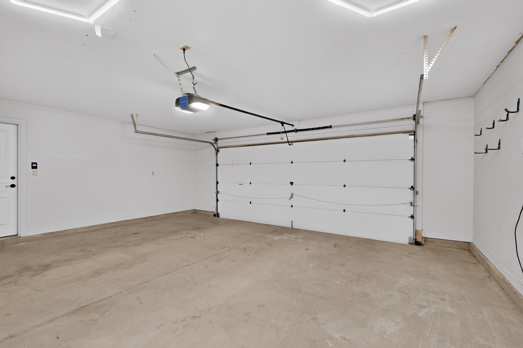 Photo 2 — 4567 Magic Sky Court NW