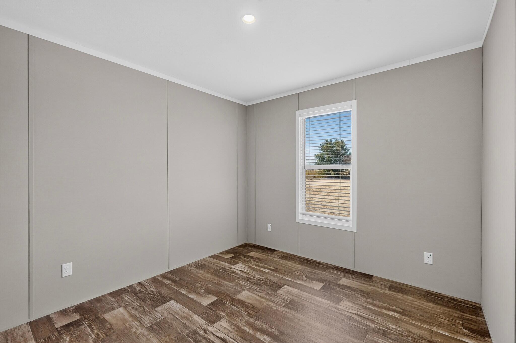 Photo 18 — 47 Glorieta Street