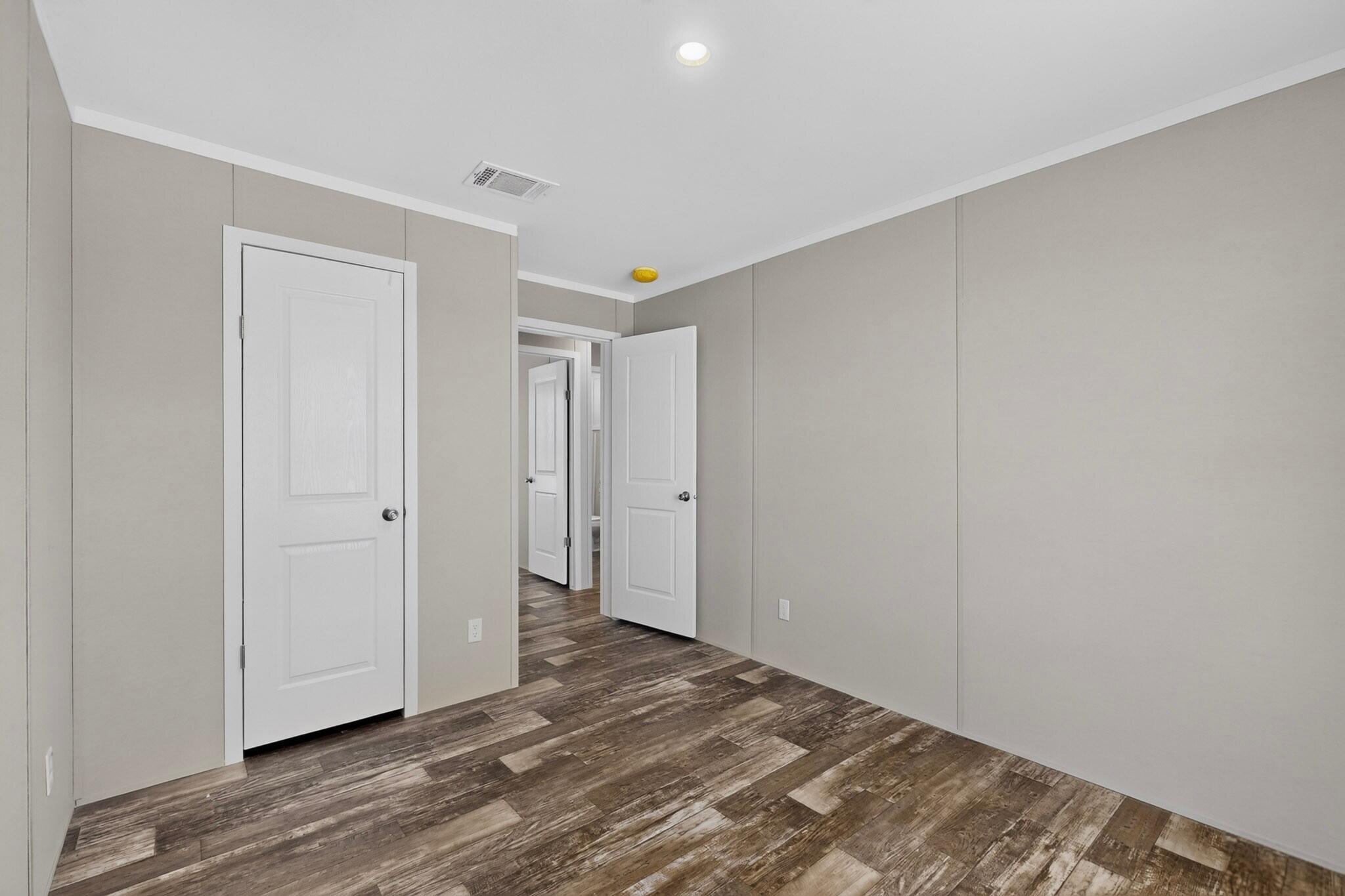 Photo 17 — 47 Glorieta Street