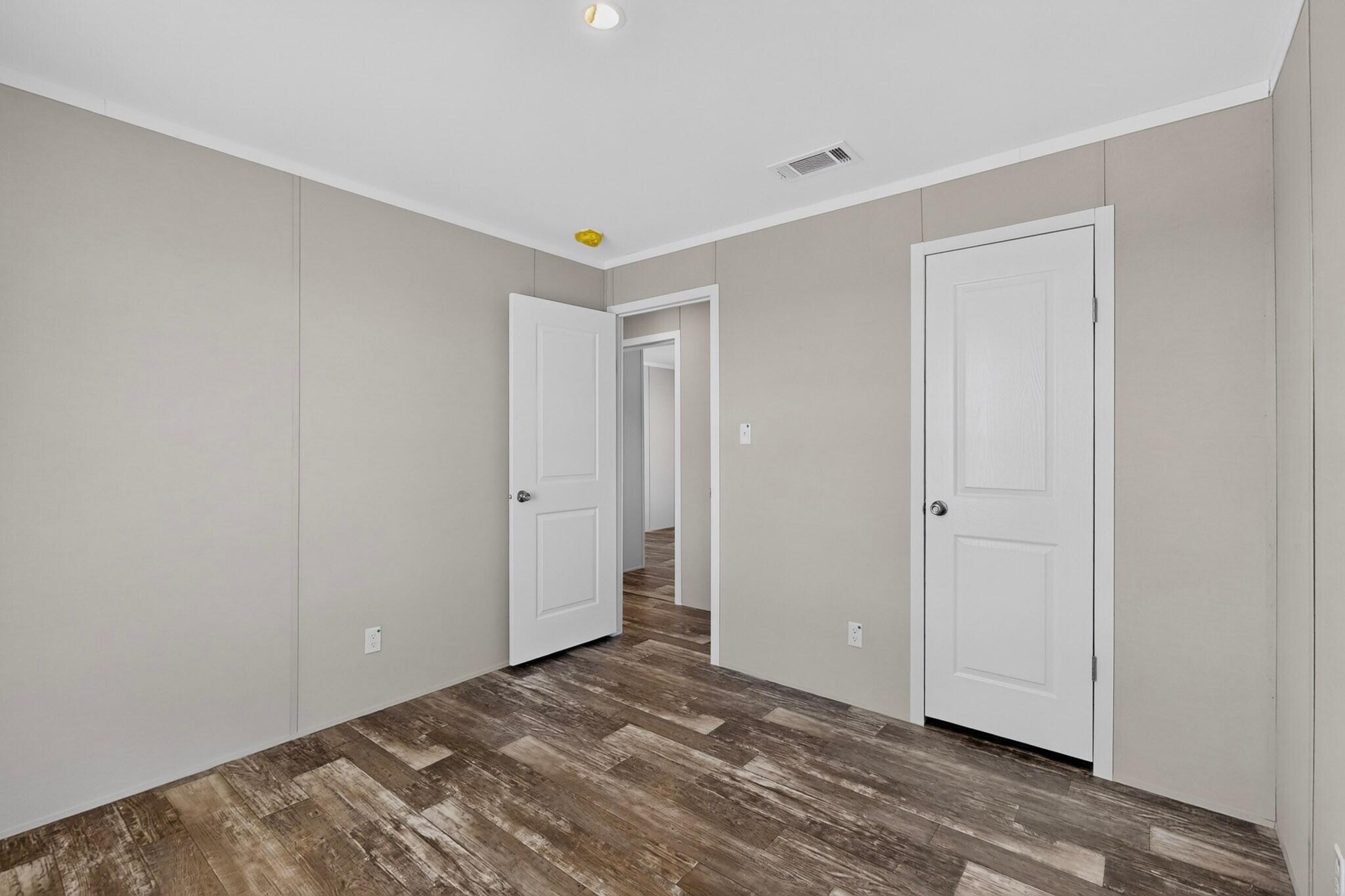 Photo 14 — 47 Glorieta Street