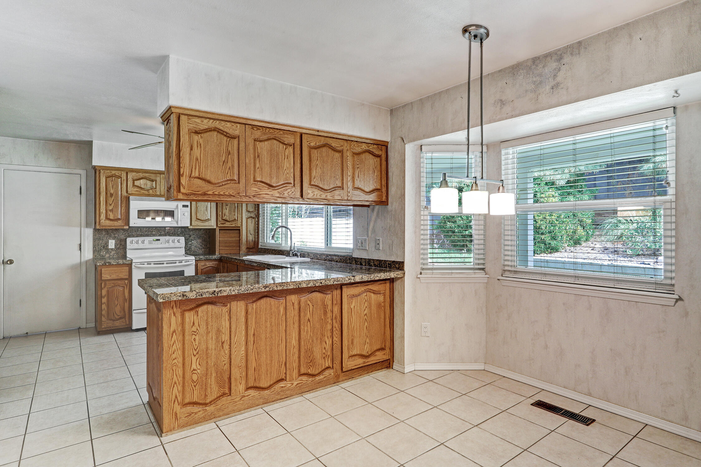 Photo 20 — 3808 Big Sky Drive NE