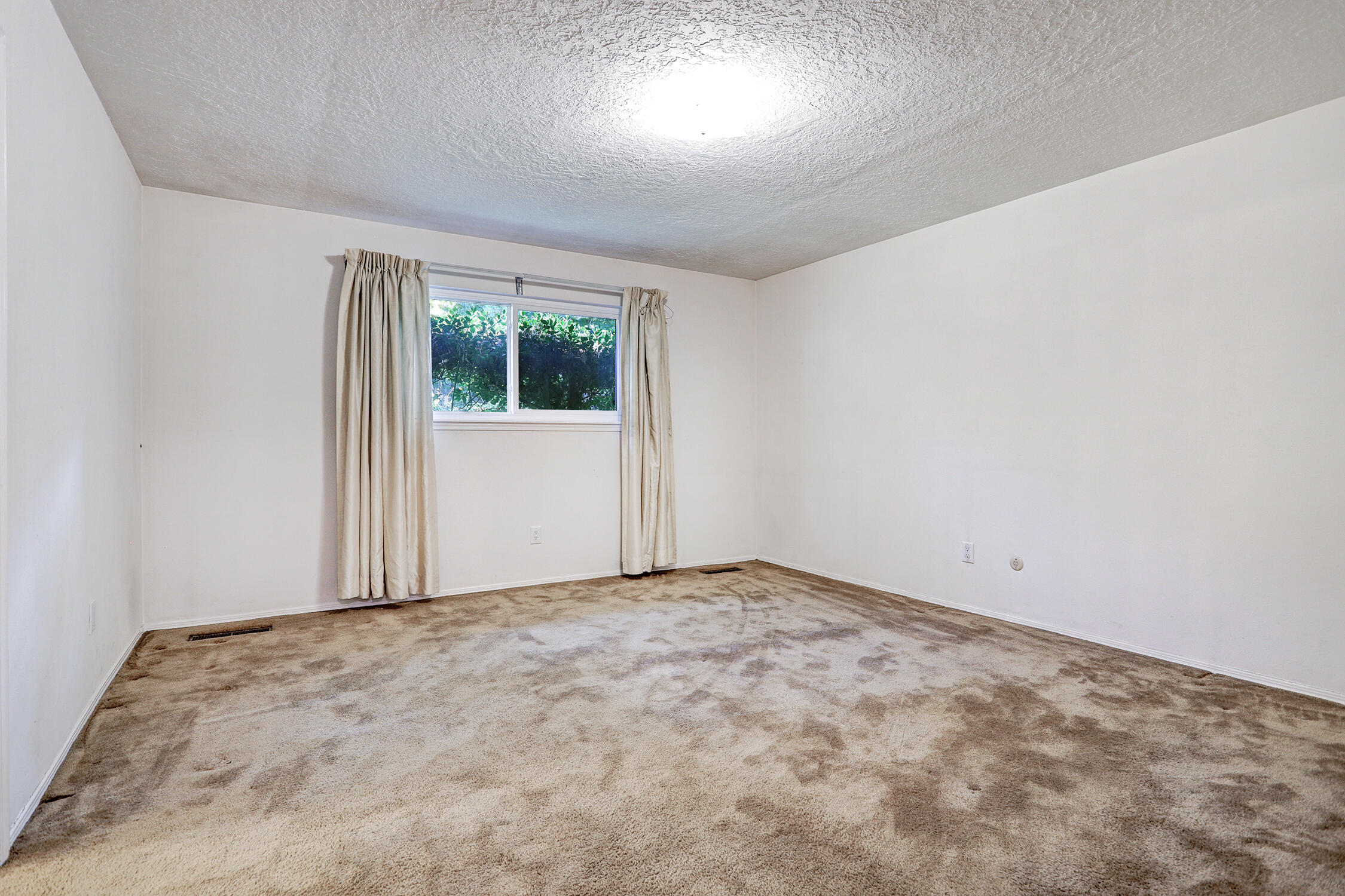 Photo 16 — 3808 Big Sky Drive NE