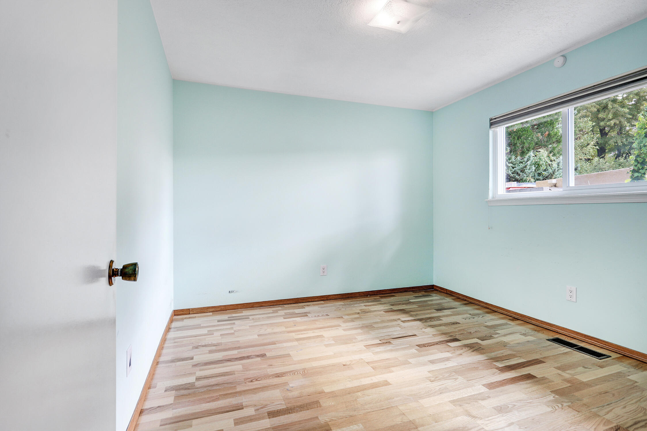 Photo 10 — 3808 Big Sky Drive NE