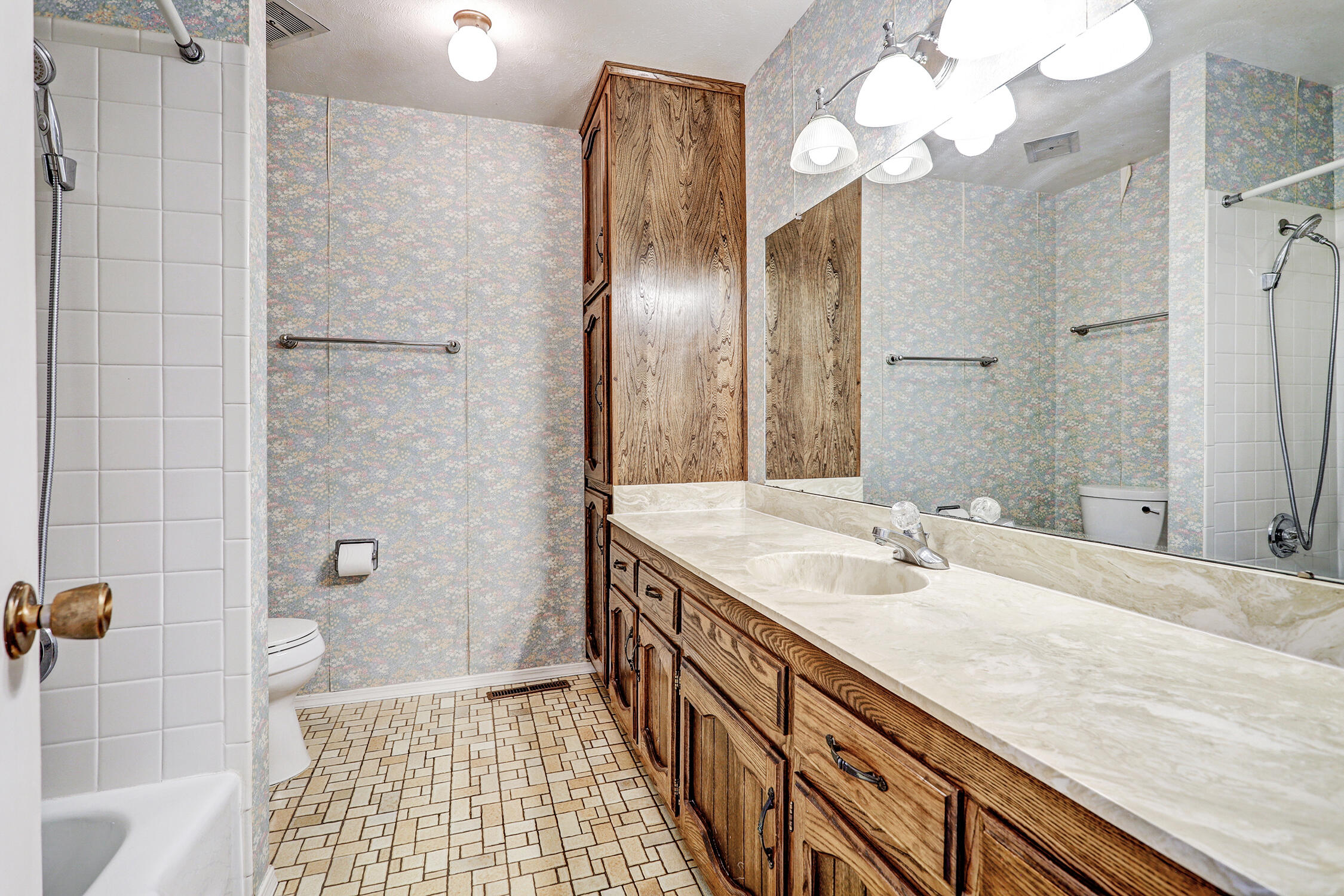 Photo 6 — 3808 Big Sky Drive NE