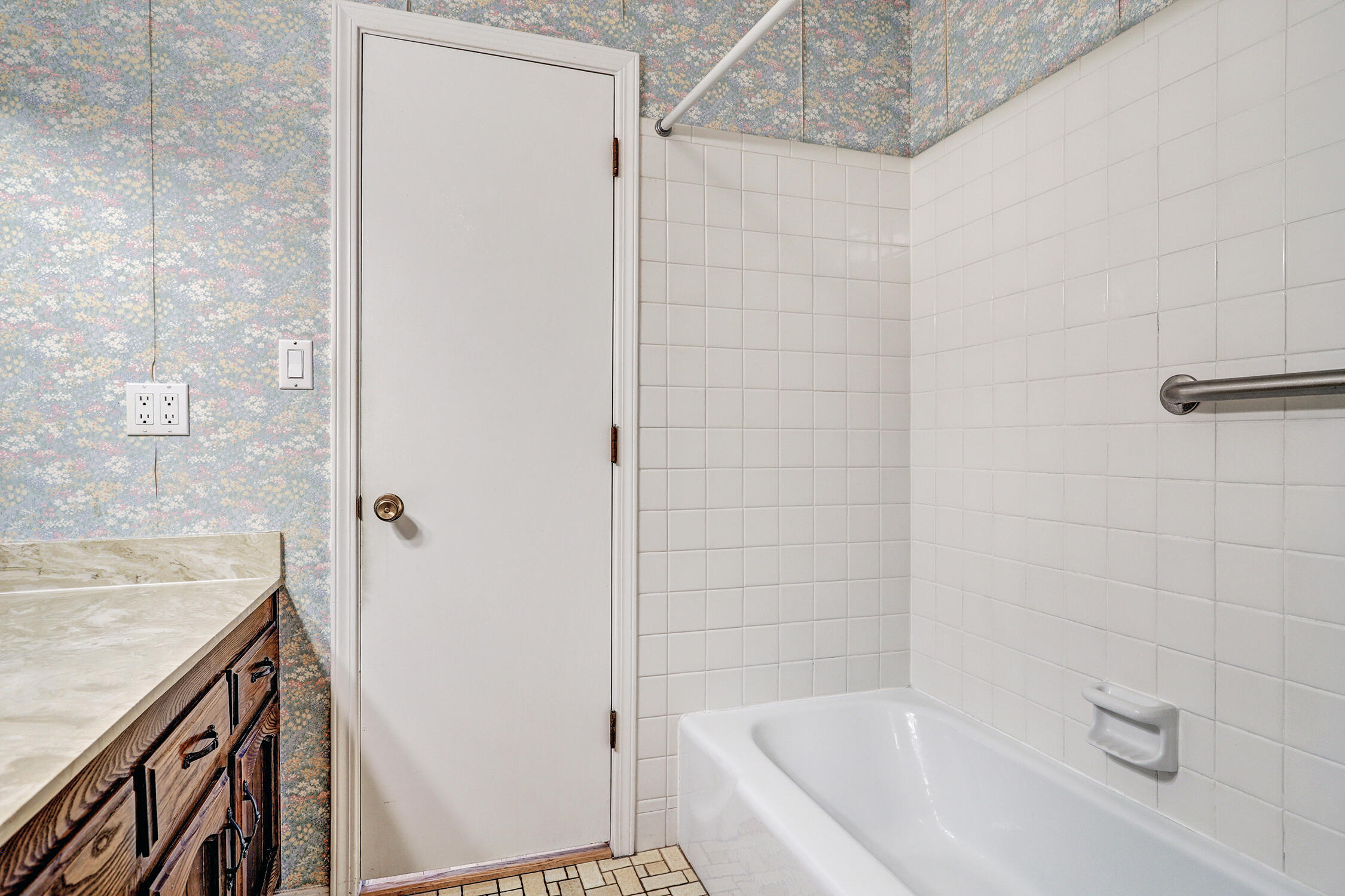Photo 5 — 3808 Big Sky Drive NE