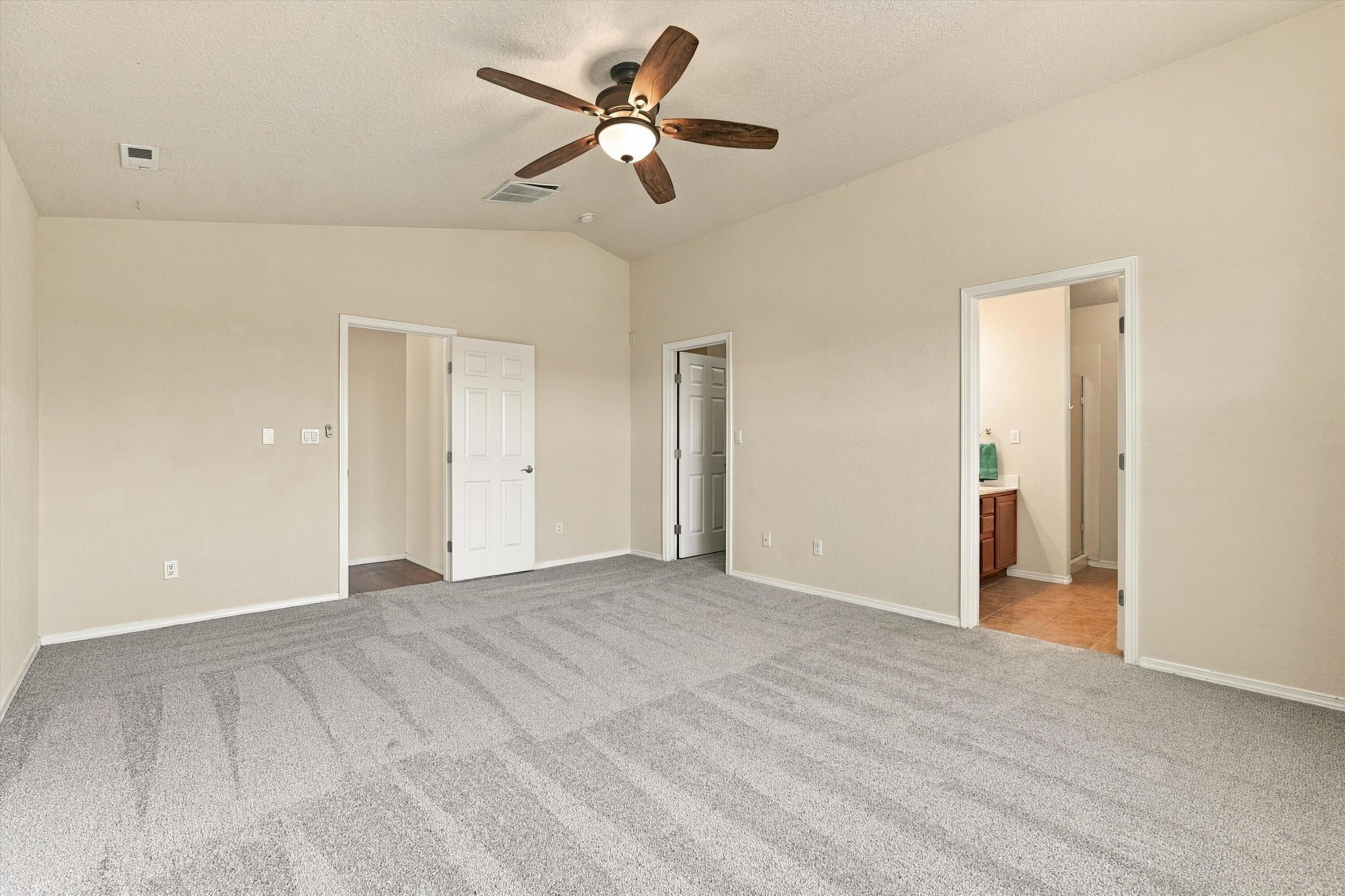 Photo 10 — 9905 Nacimiento Street NW