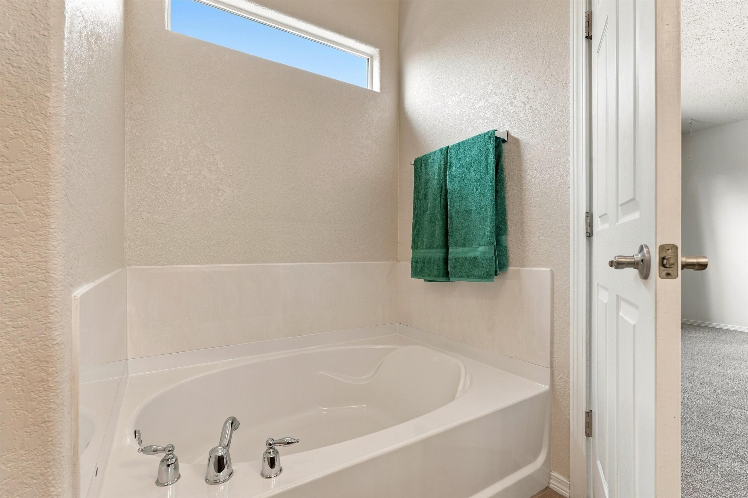 Photo 14 — 9905 Nacimiento Street NW