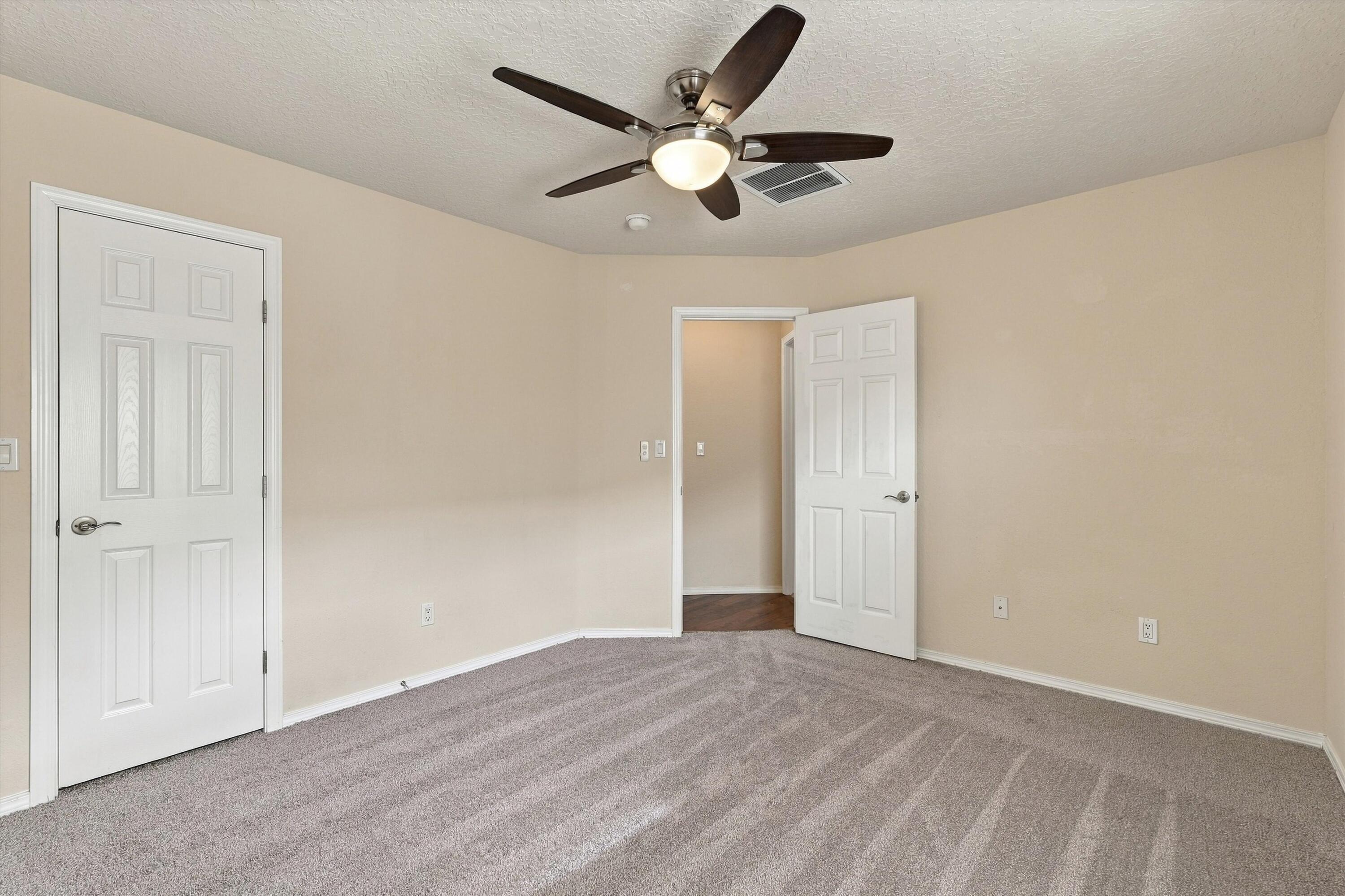 Photo 16 — 9905 Nacimiento Street NW