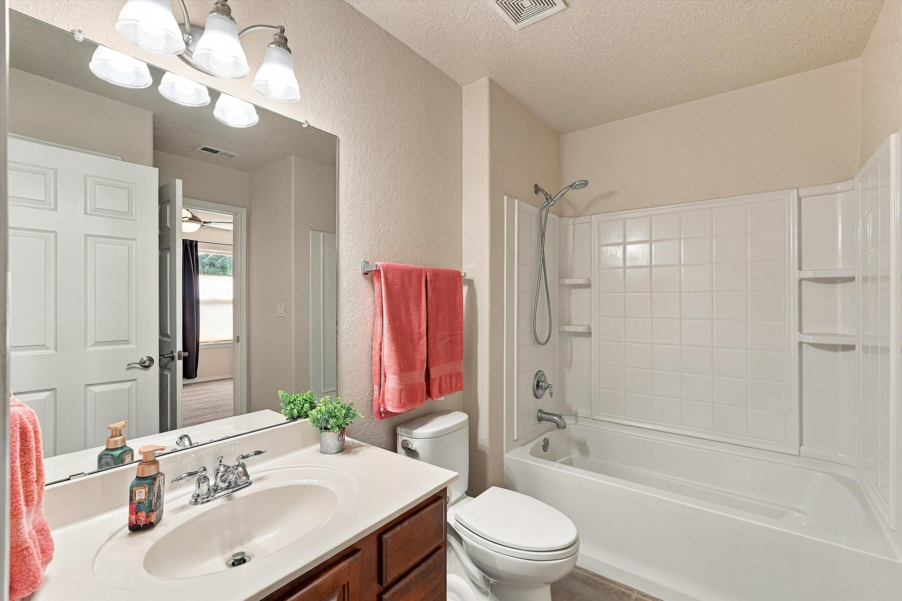 Photo 20 — 9905 Nacimiento Street NW