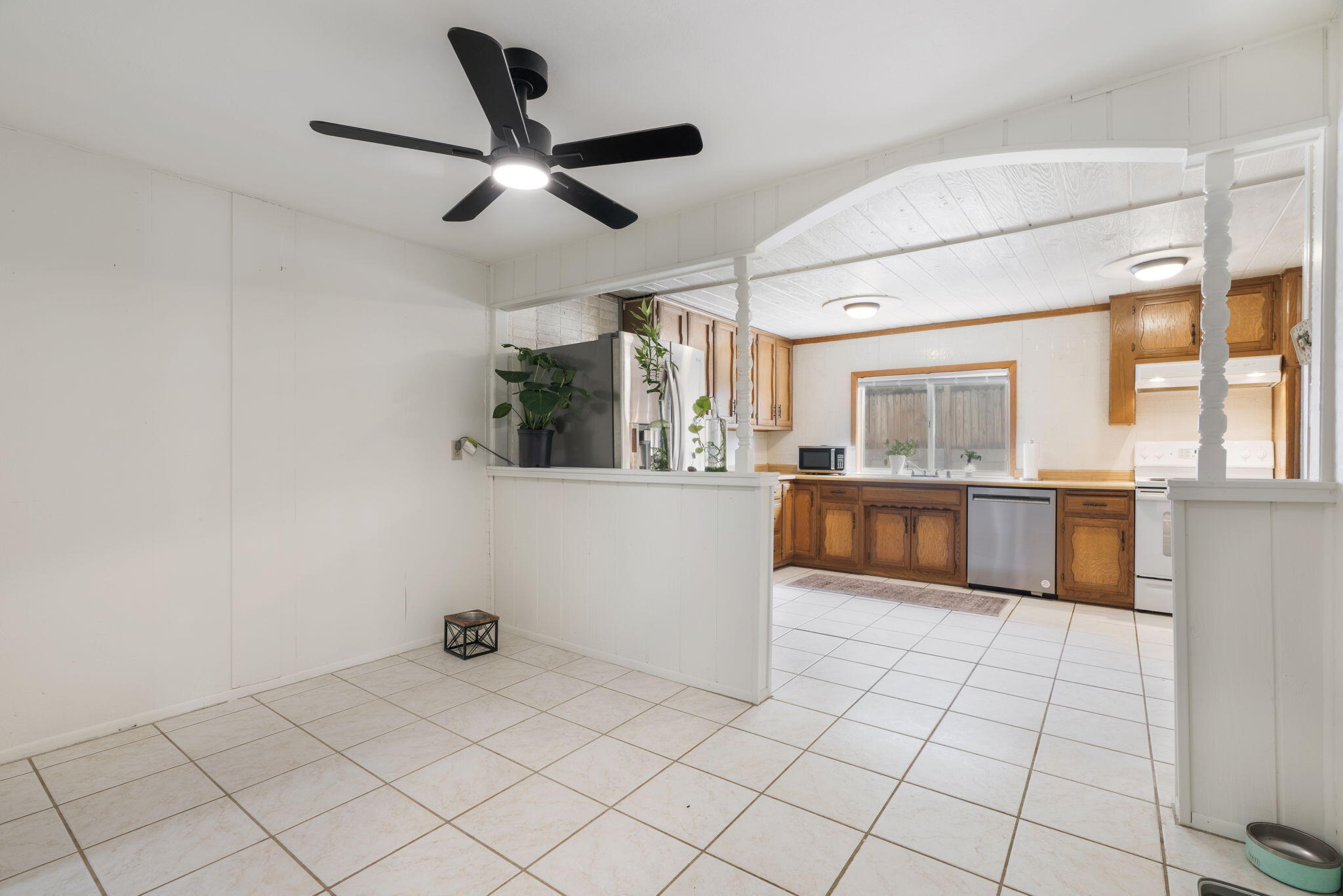 Photo 15 — 3600 Garcia Street NE
