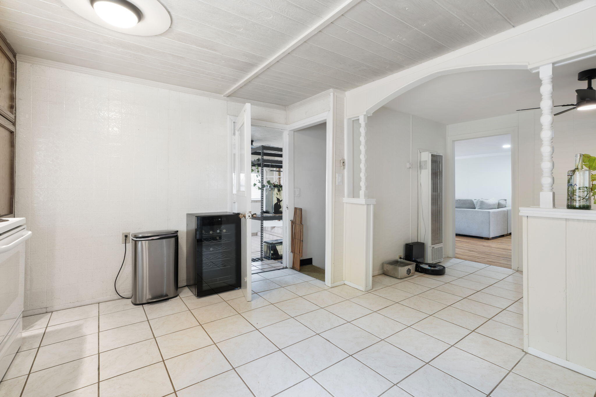 Photo 13 — 3600 Garcia Street NE