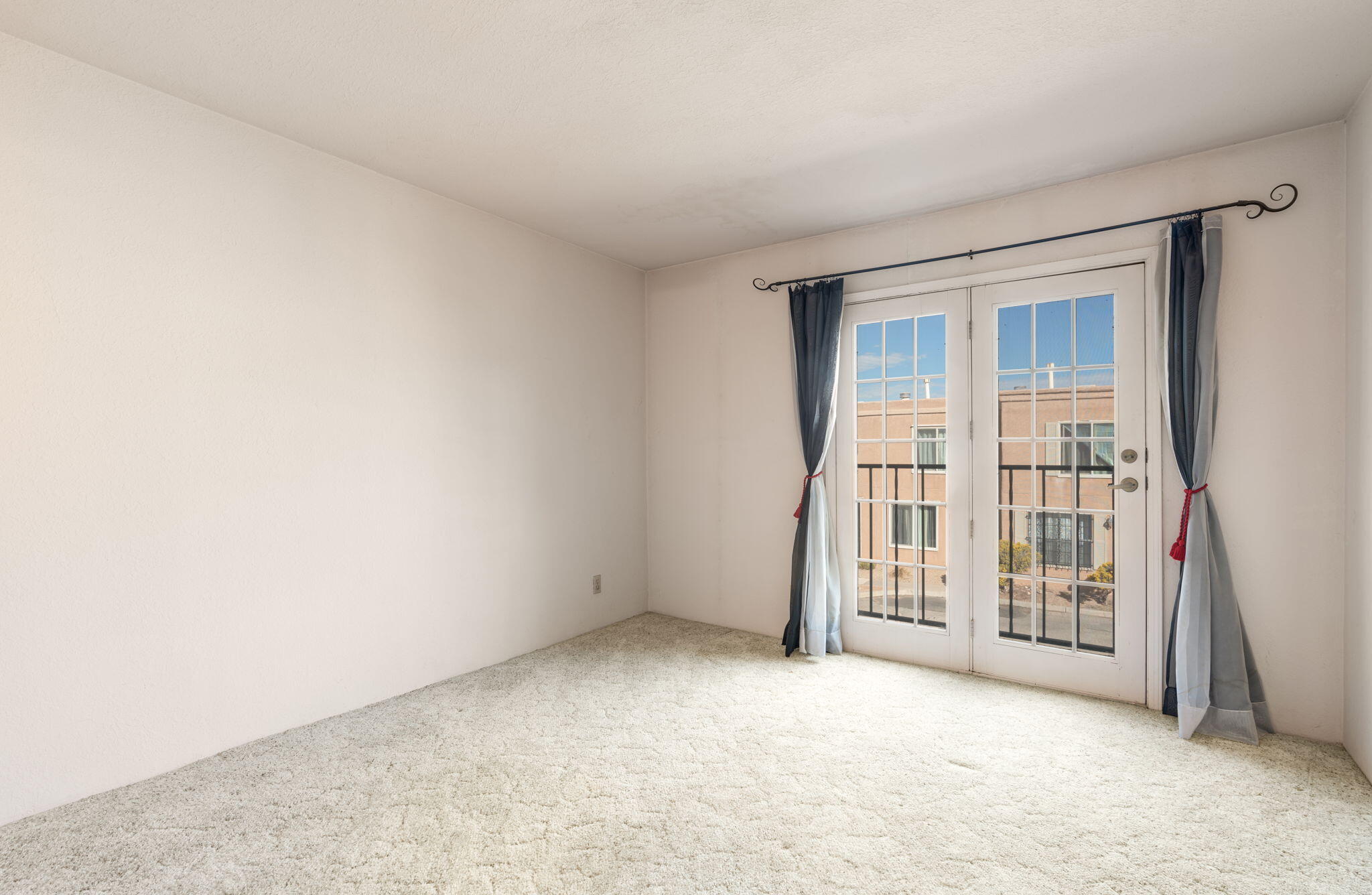 Photo 2 — 3301 Monroe Street NE UNIT L125