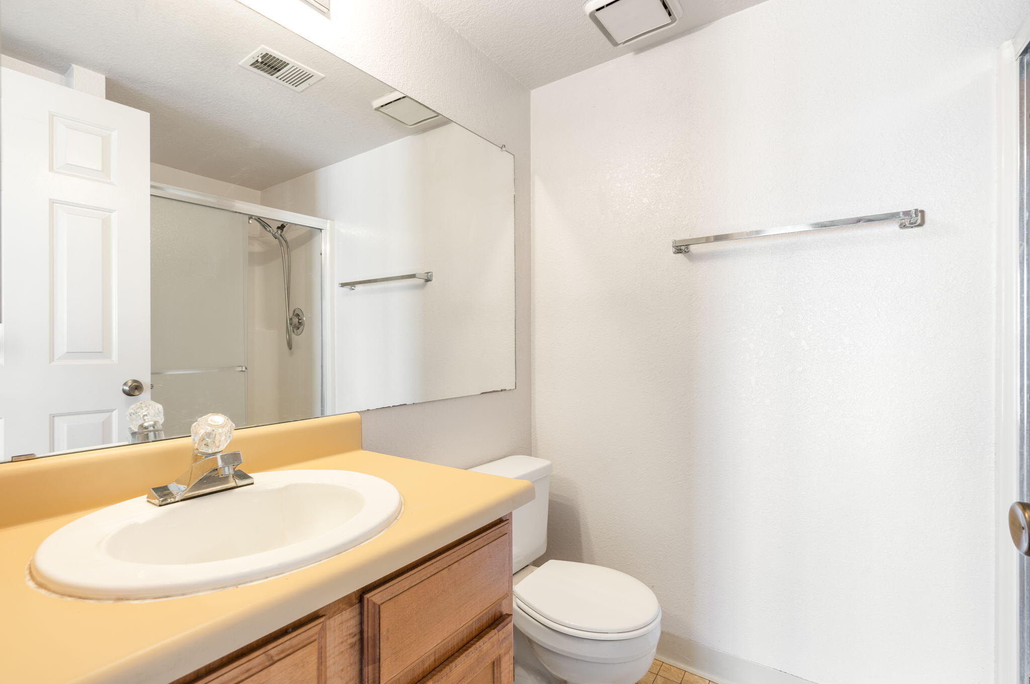 Photo 4 — 3301 Monroe Street NE UNIT L125