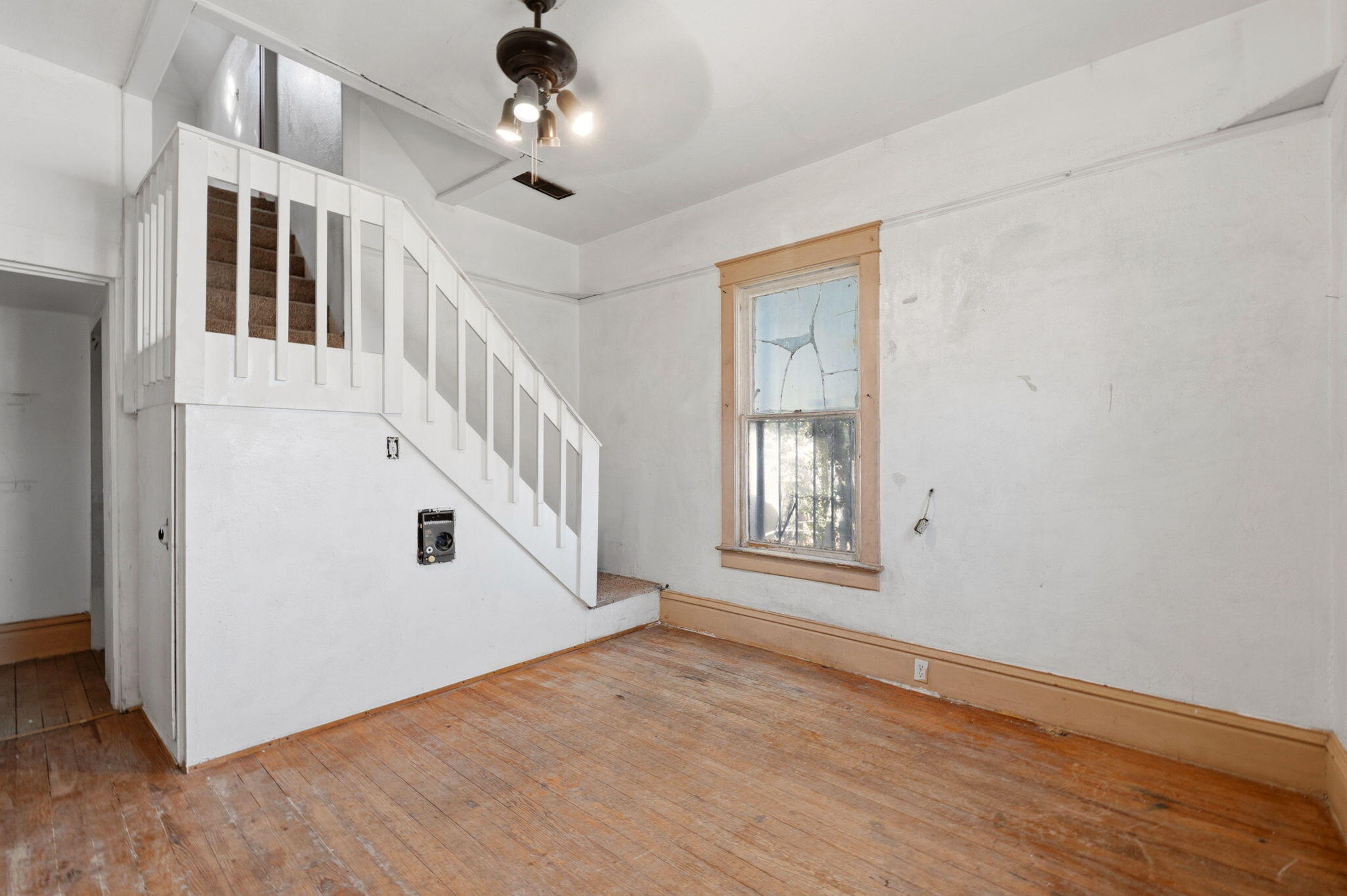 Photo 3 — 504 Marble Avenue NW