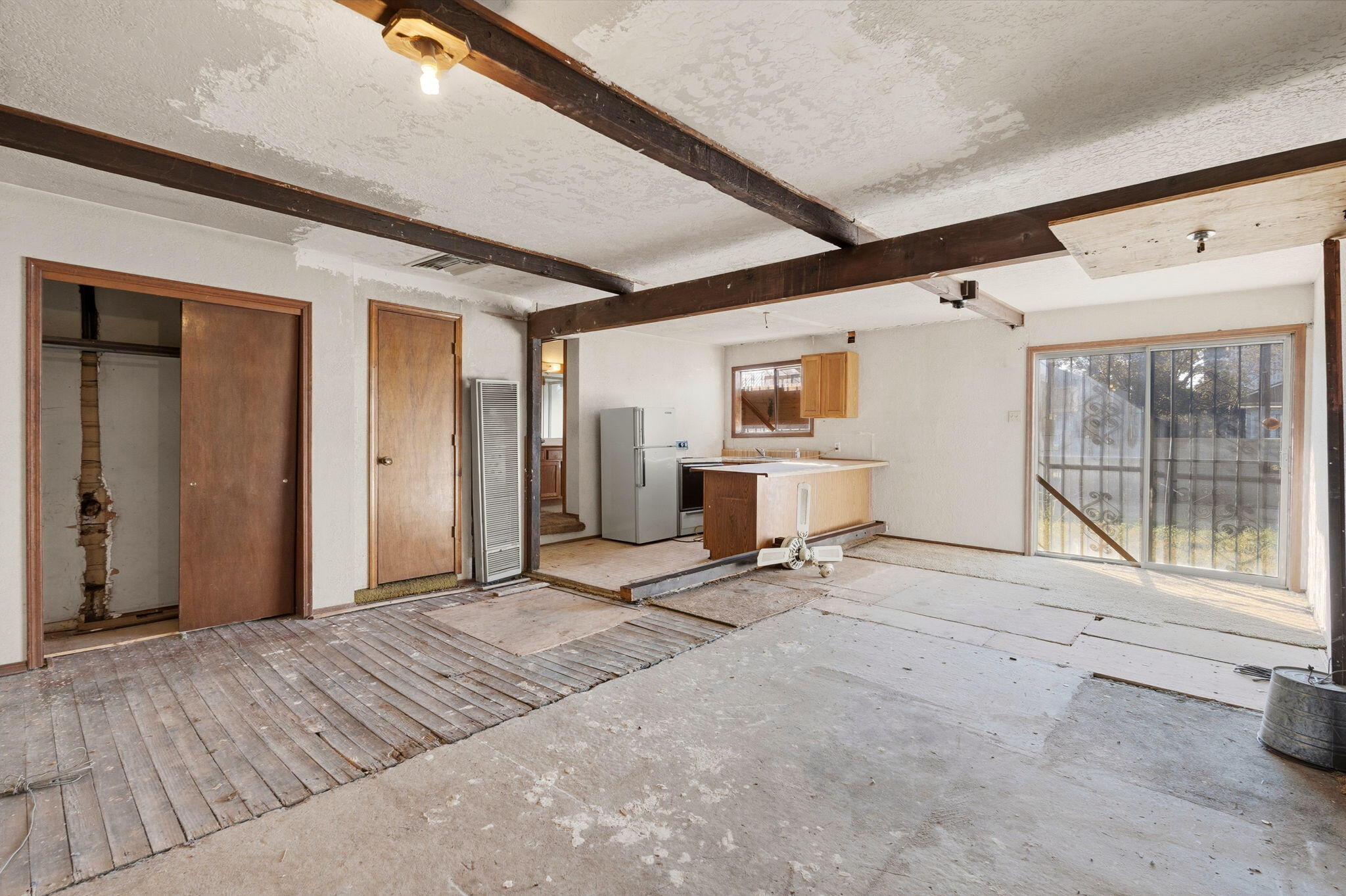 Photo 8 — 504 Marble Avenue NW