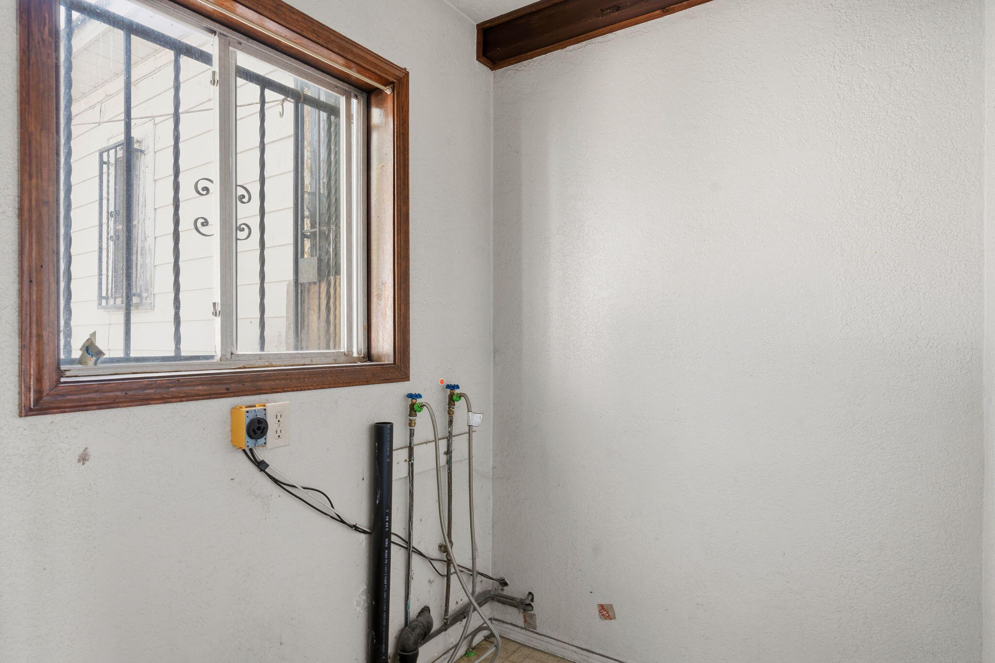Photo 15 — 504 Marble Avenue NW