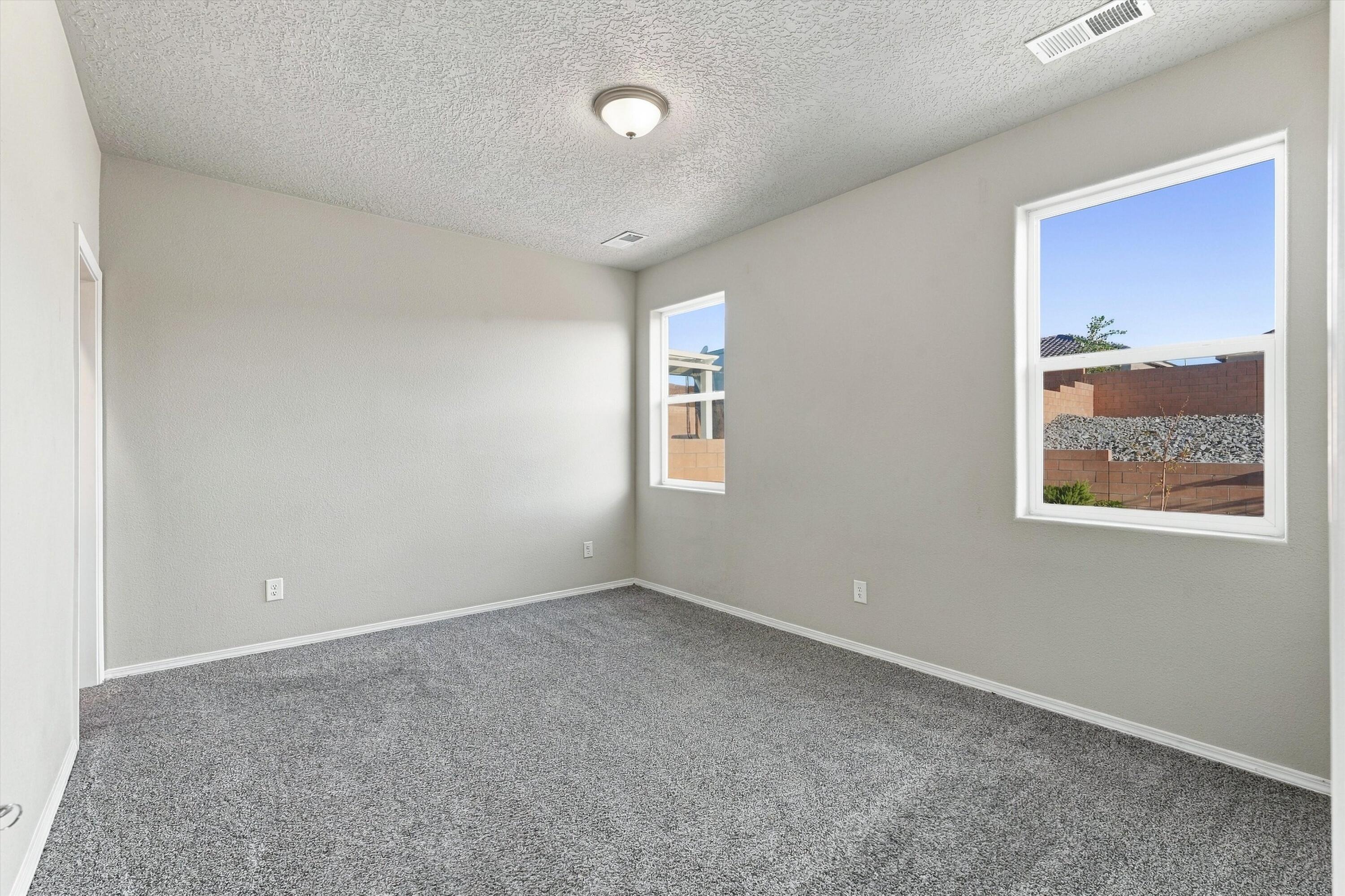 Photo 7 — 663 Turmalina Drive SE