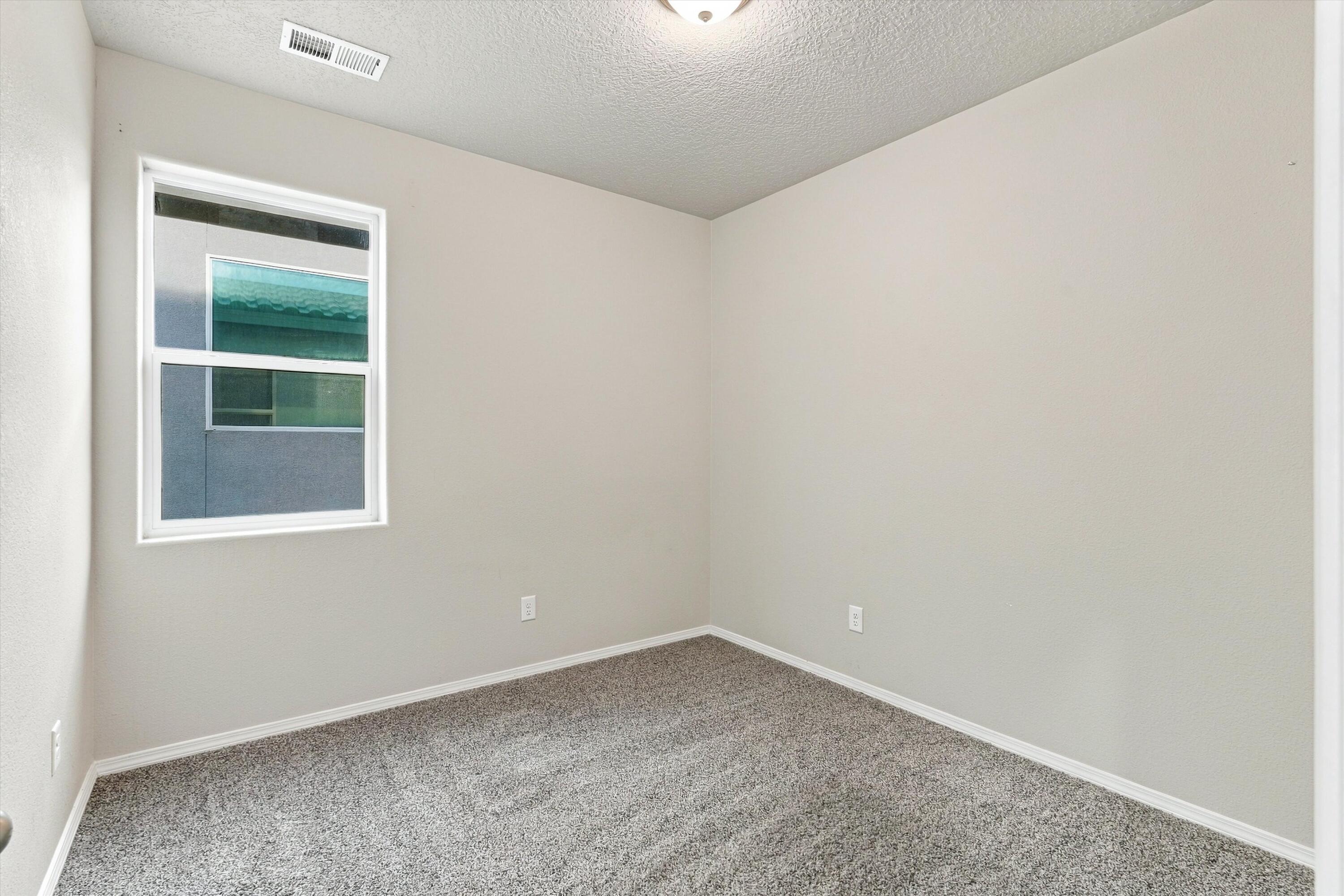 Photo 12 — 663 Turmalina Drive SE