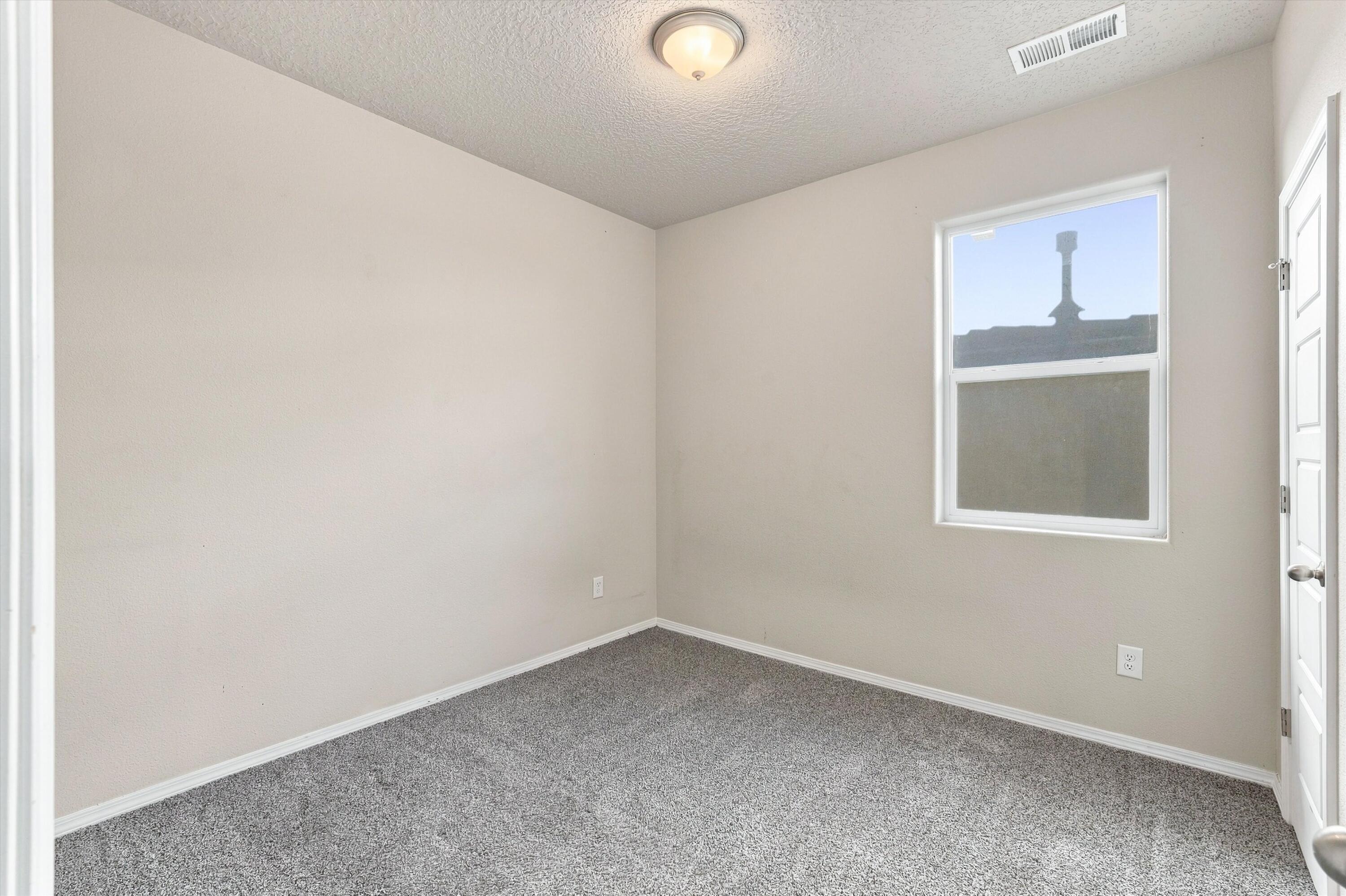 Photo 14 — 663 Turmalina Drive SE