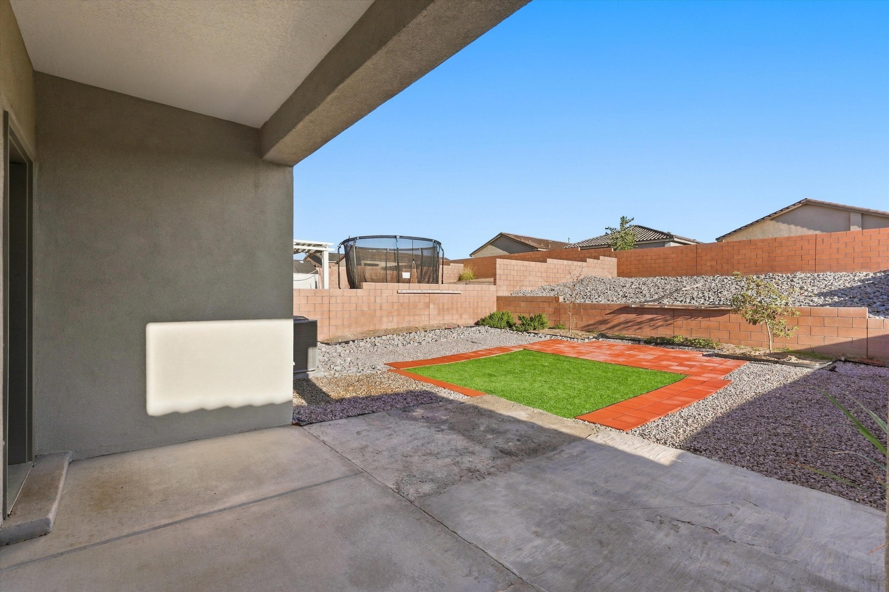 Photo 17 — 663 Turmalina Drive SE