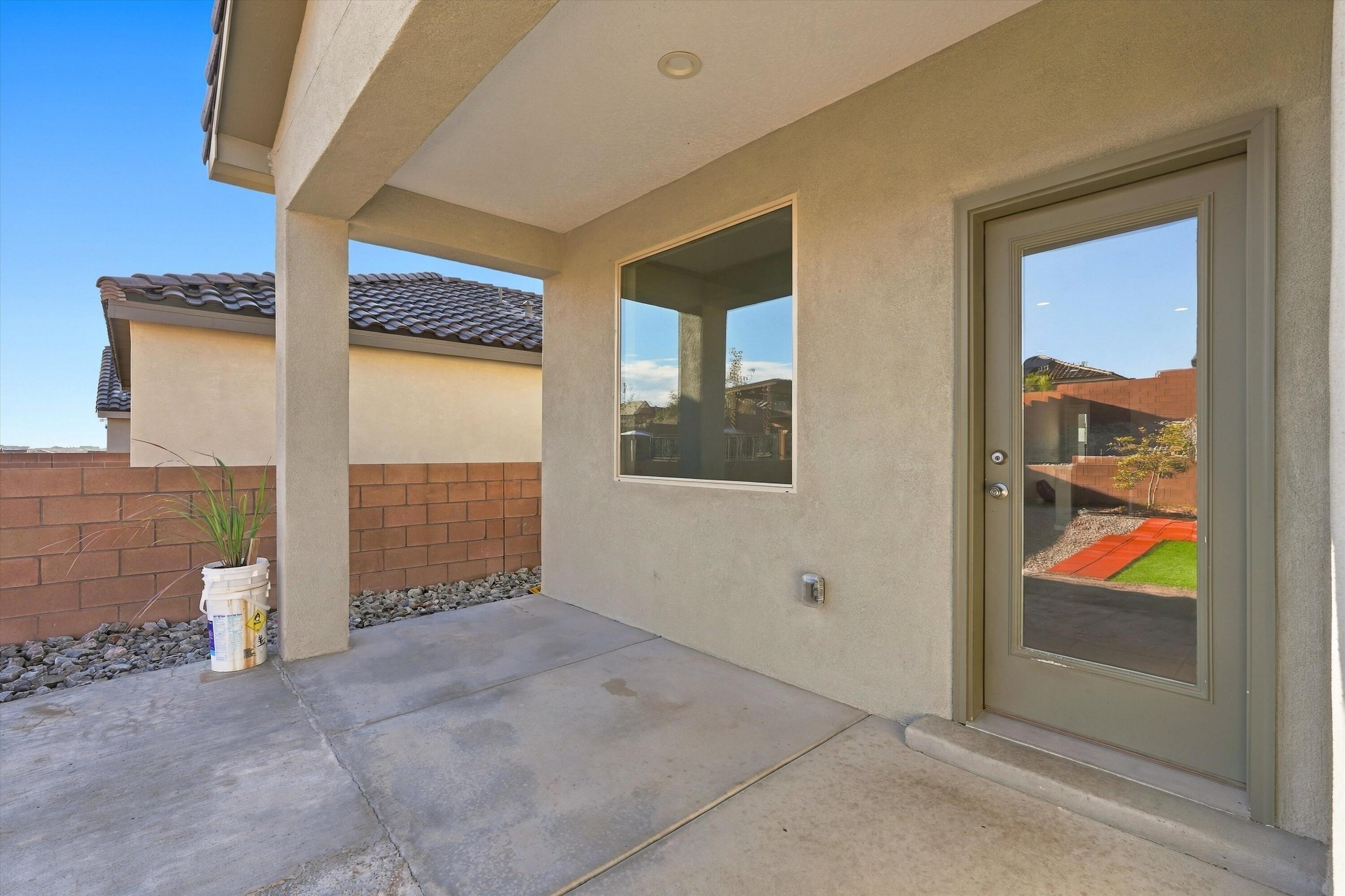 Photo 18 — 663 Turmalina Drive SE