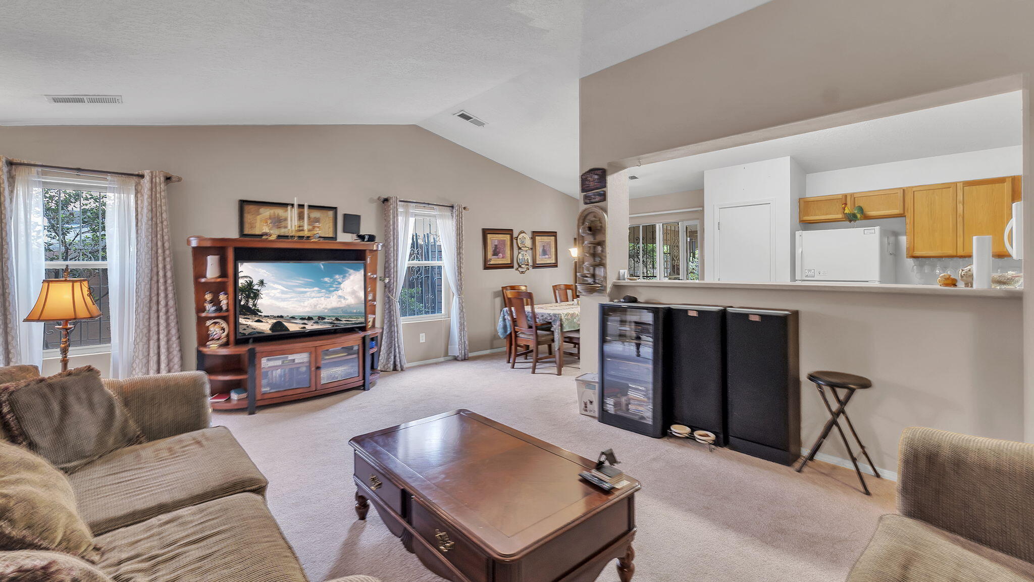 Photo 18 — 640 Cottontail Street SW