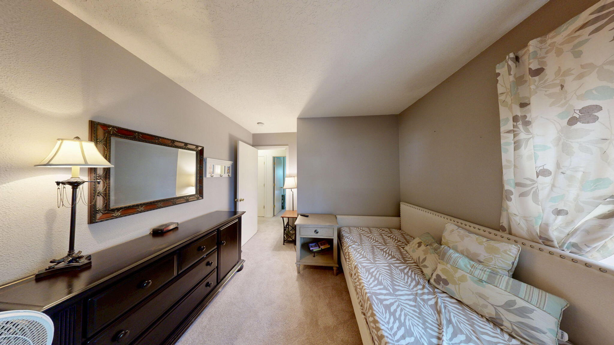 Photo 2 — 640 Cottontail Street SW