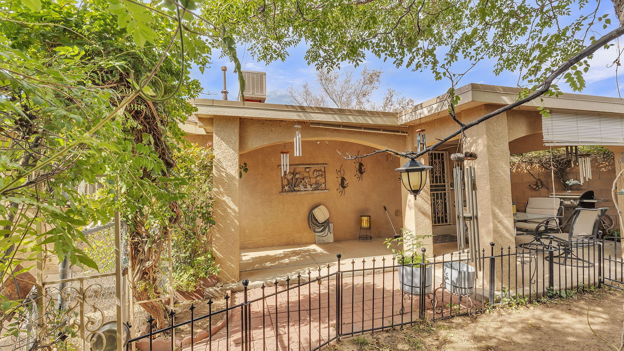 Photo 3 — 640 Cottontail Street SW