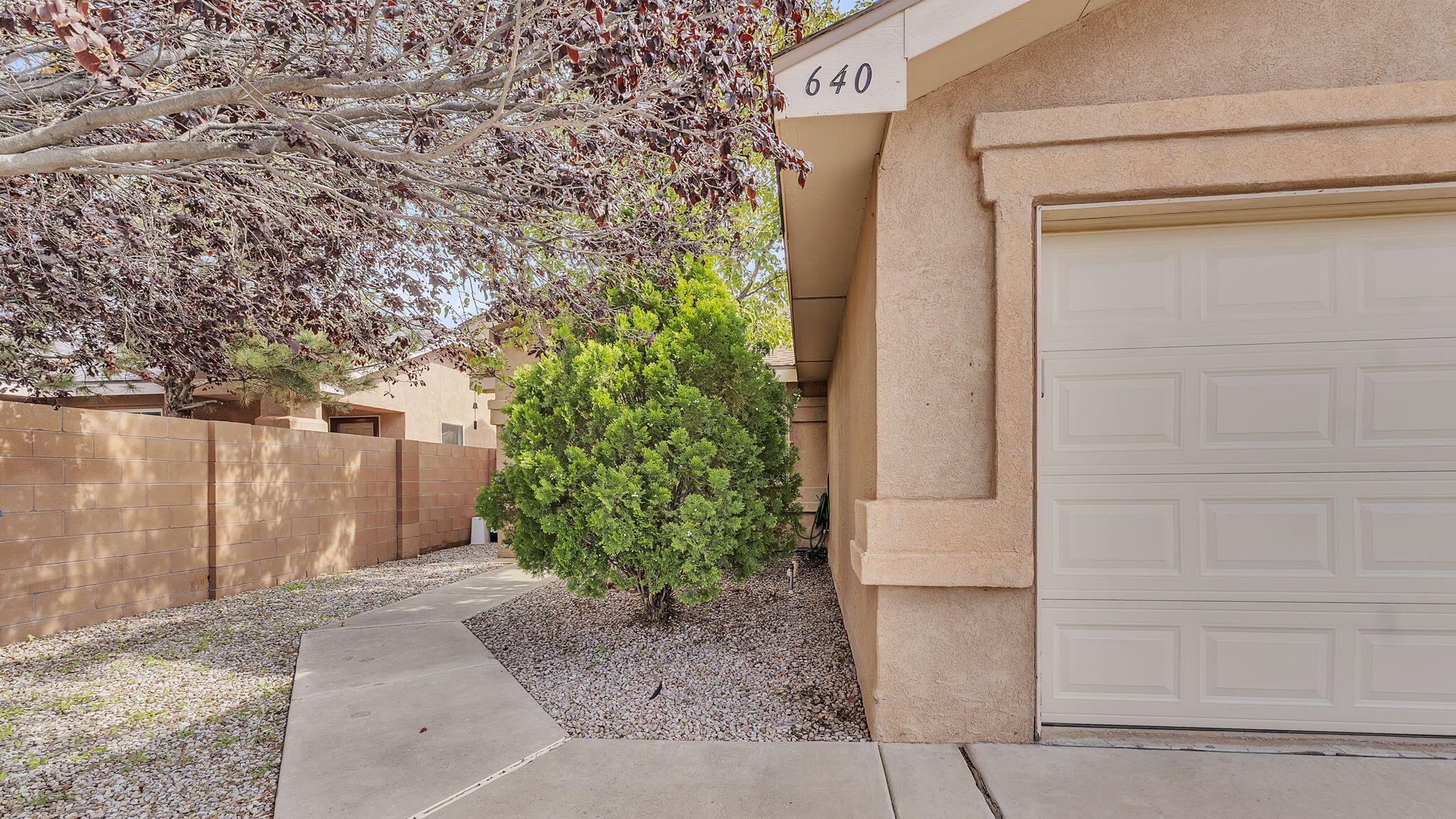 Photo 13 — 640 Cottontail Street SW