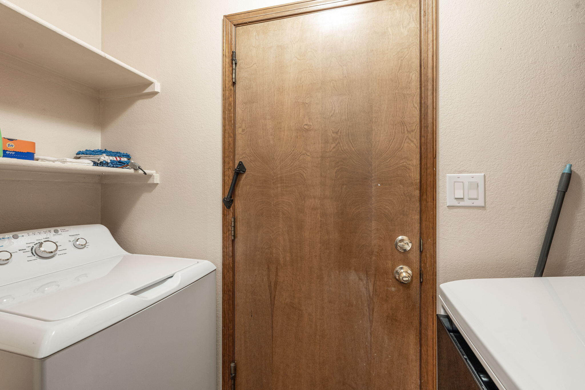 Photo 14 — 6545 Keeling Street NW