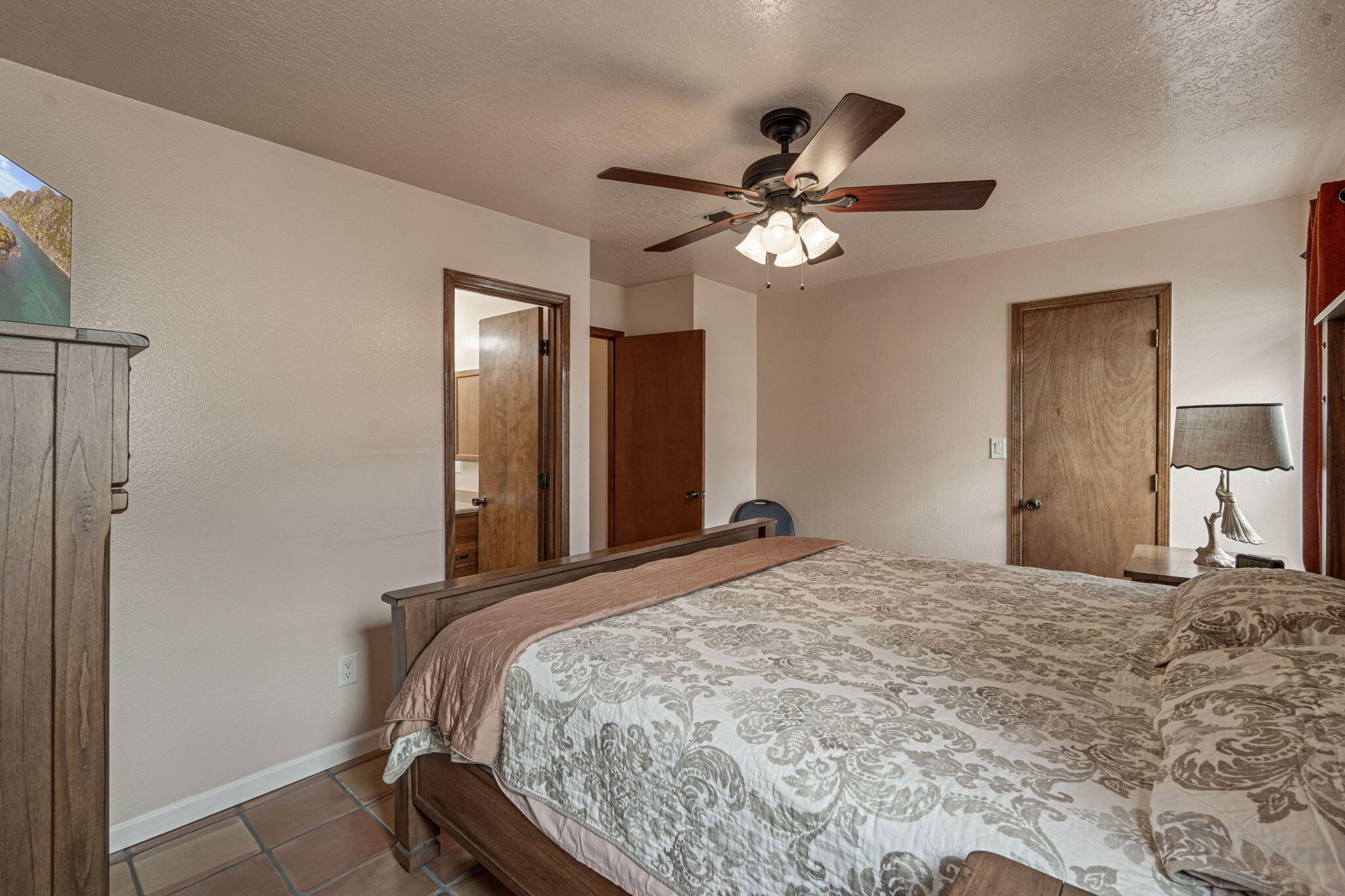 Photo 15 — 6545 Keeling Street NW