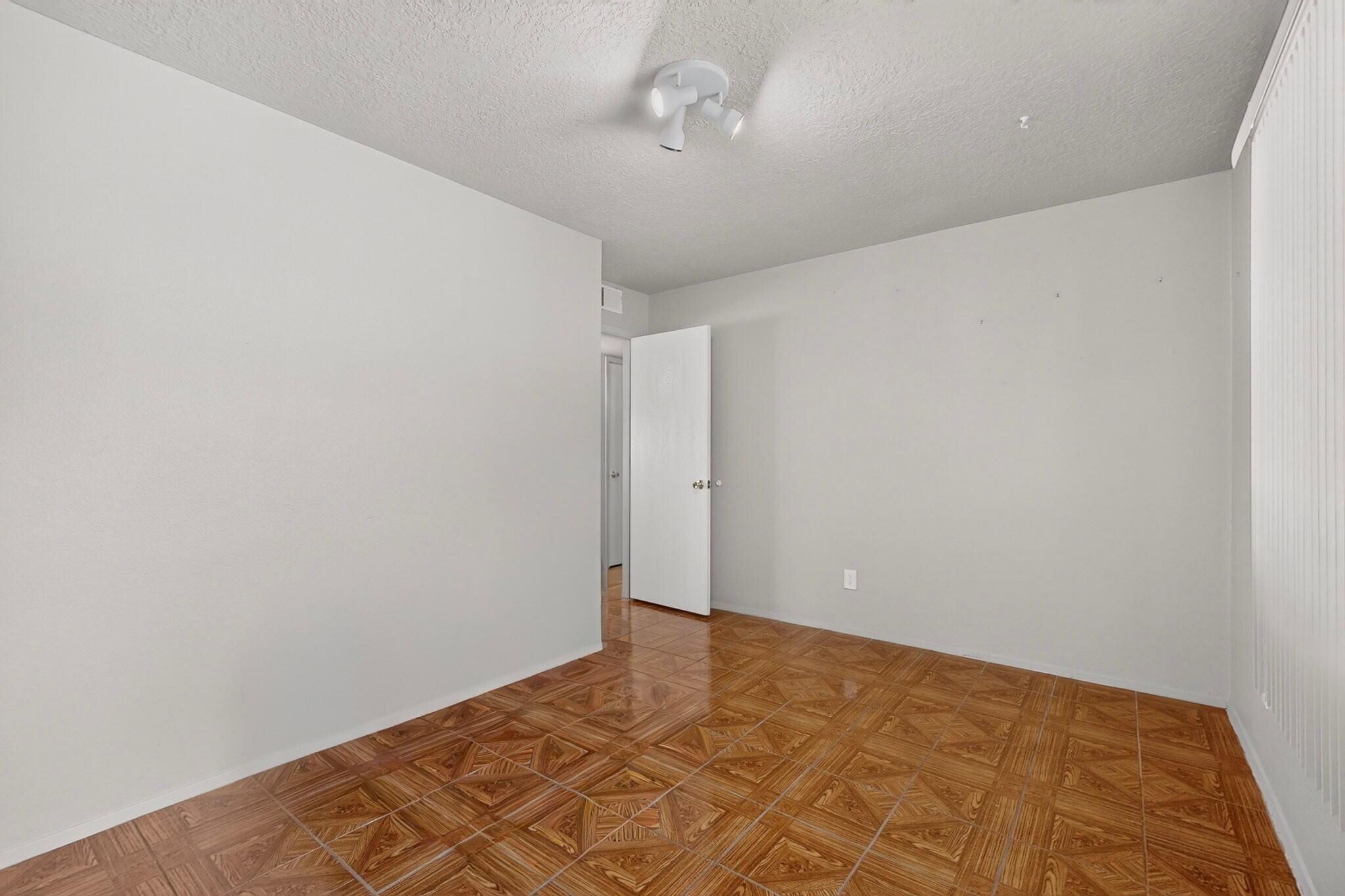 Photo 15 — 9204 Camino San Martin SW