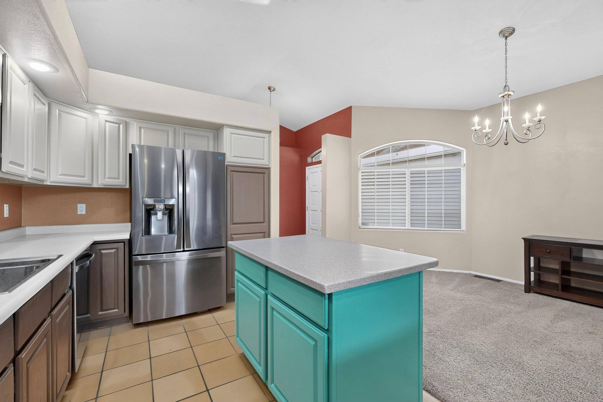 Photo 10 — 633 Lakeview Circle SE