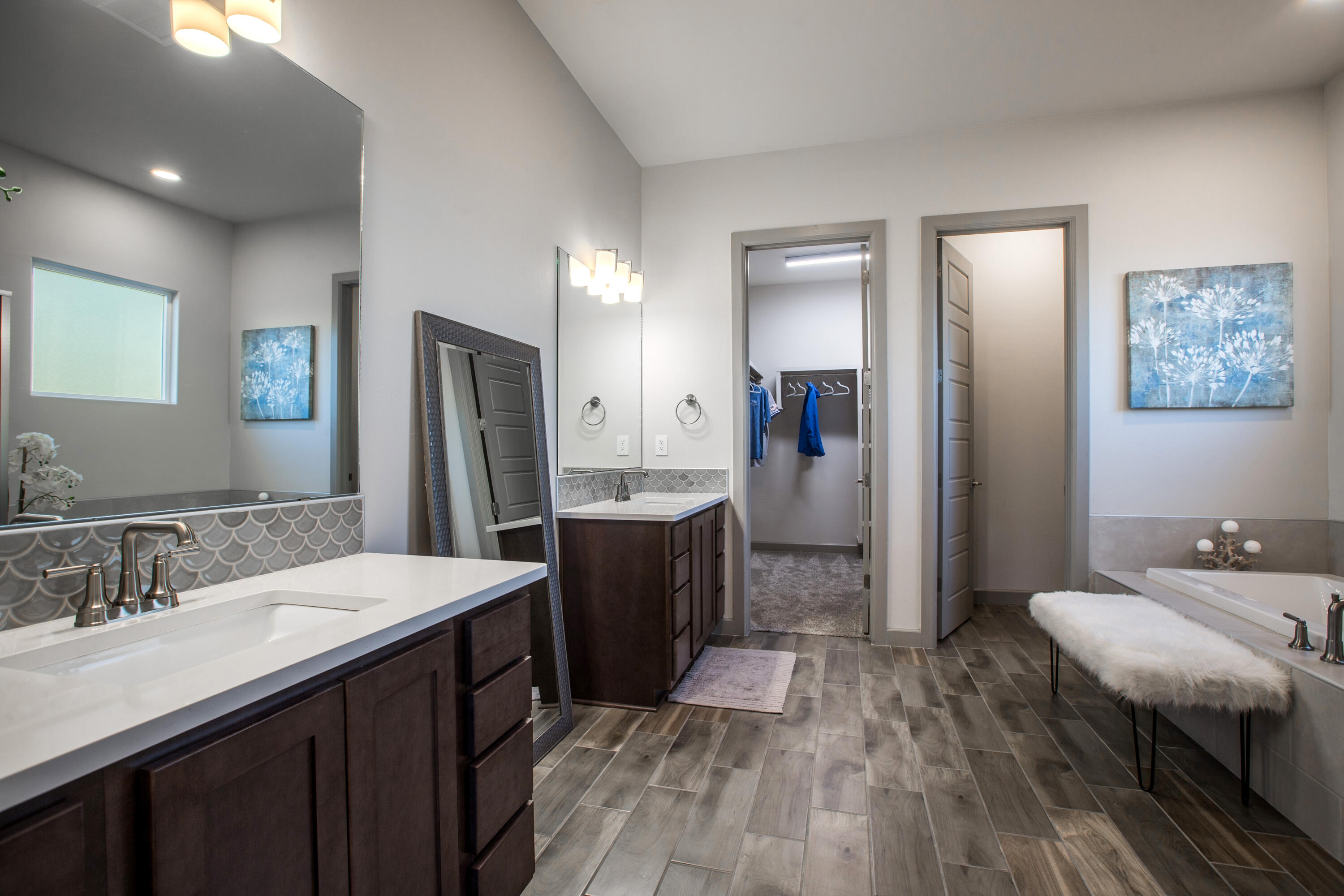 Photo 4 — 5900 Kennard Road NE