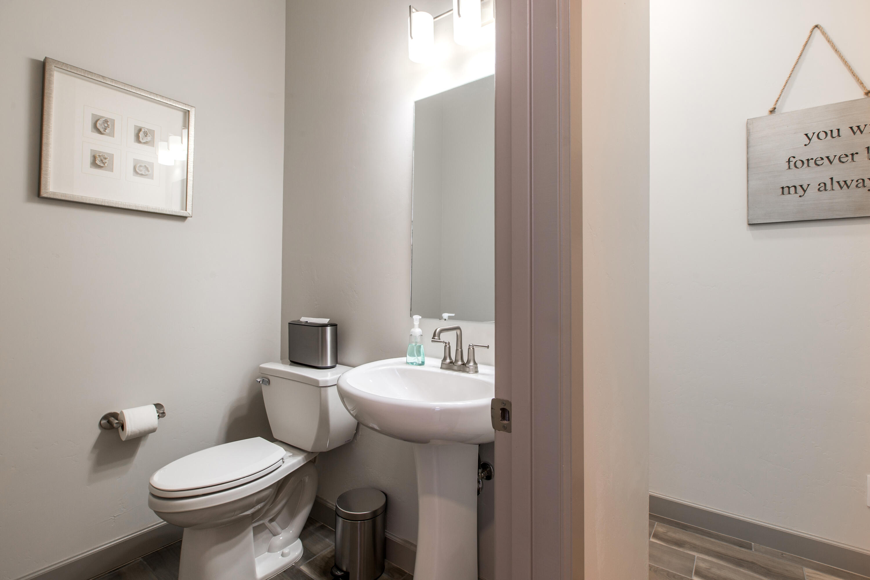 Photo 7 — 5900 Kennard Road NE