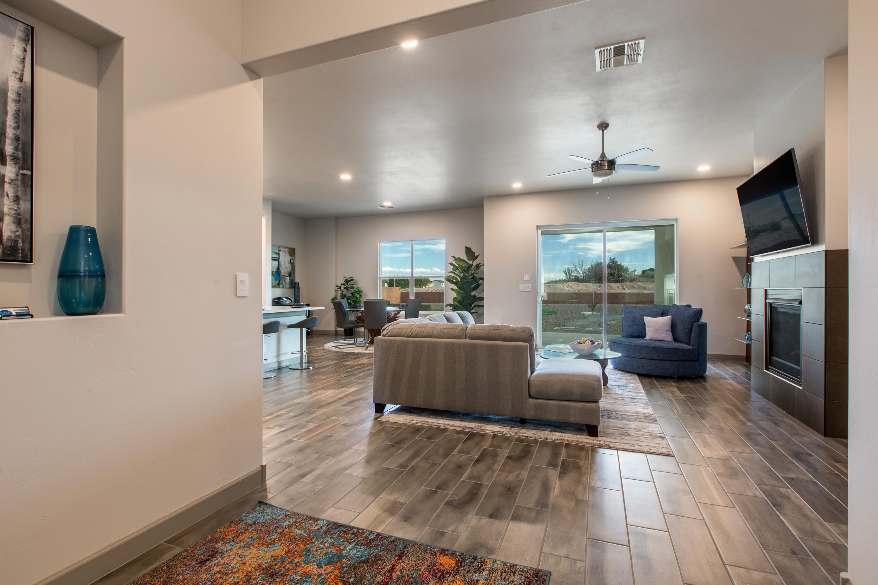 Photo 13 — 5900 Kennard Road NE
