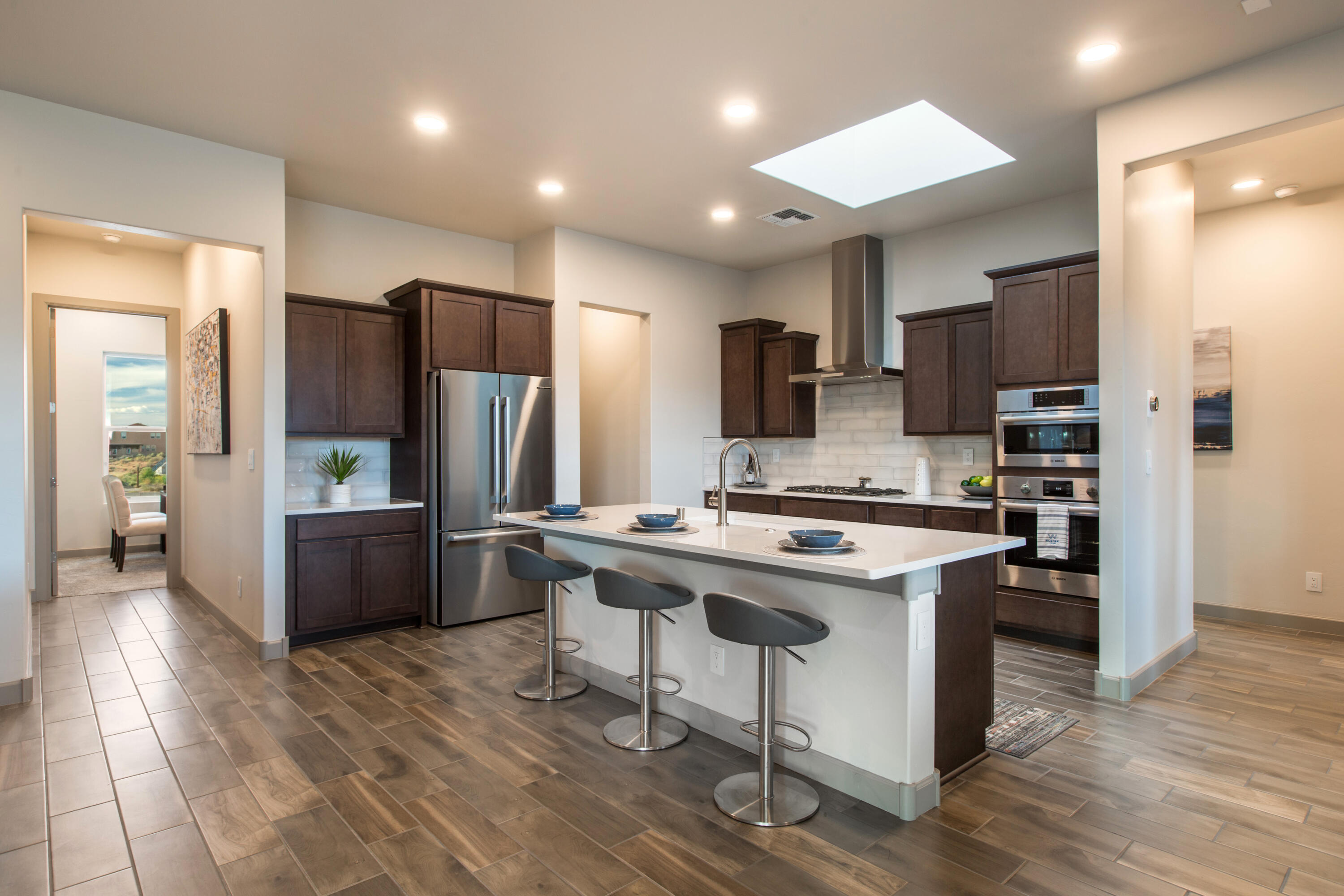 Photo 19 — 5900 Kennard Road NE