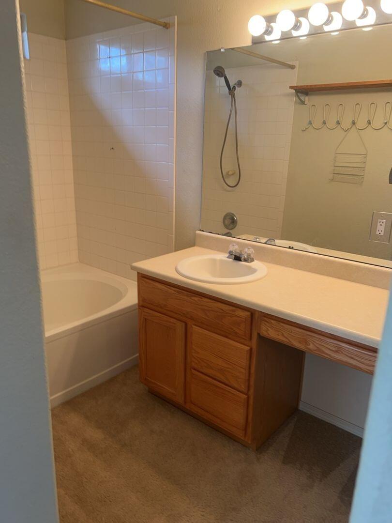 Photo 4 — 7817 Louisiana Boulevard NE UNIT 202
