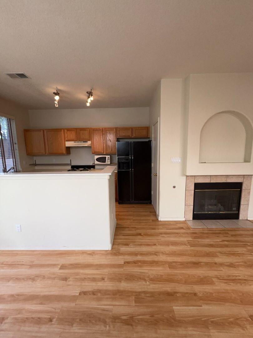 Photo 12 — 7817 Louisiana Boulevard NE UNIT 202