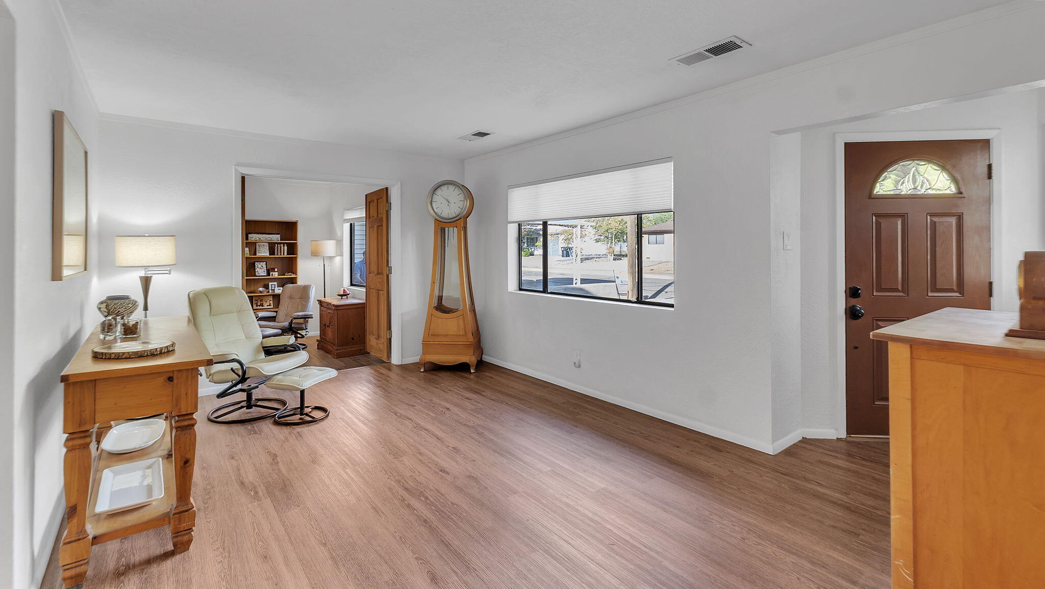 Photo 13 — 1501 Garcia Street NE
