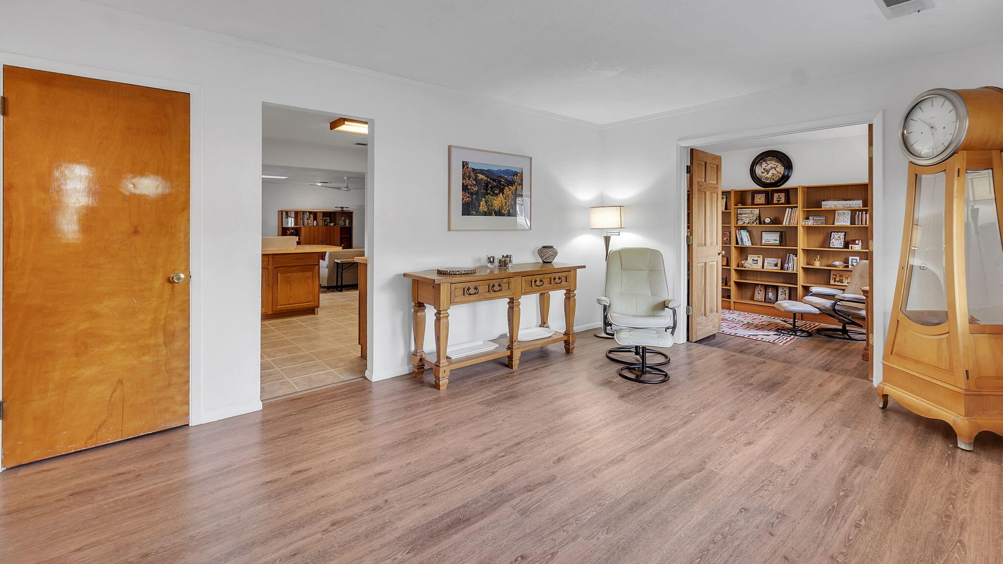 Photo 18 — 1501 Garcia Street NE