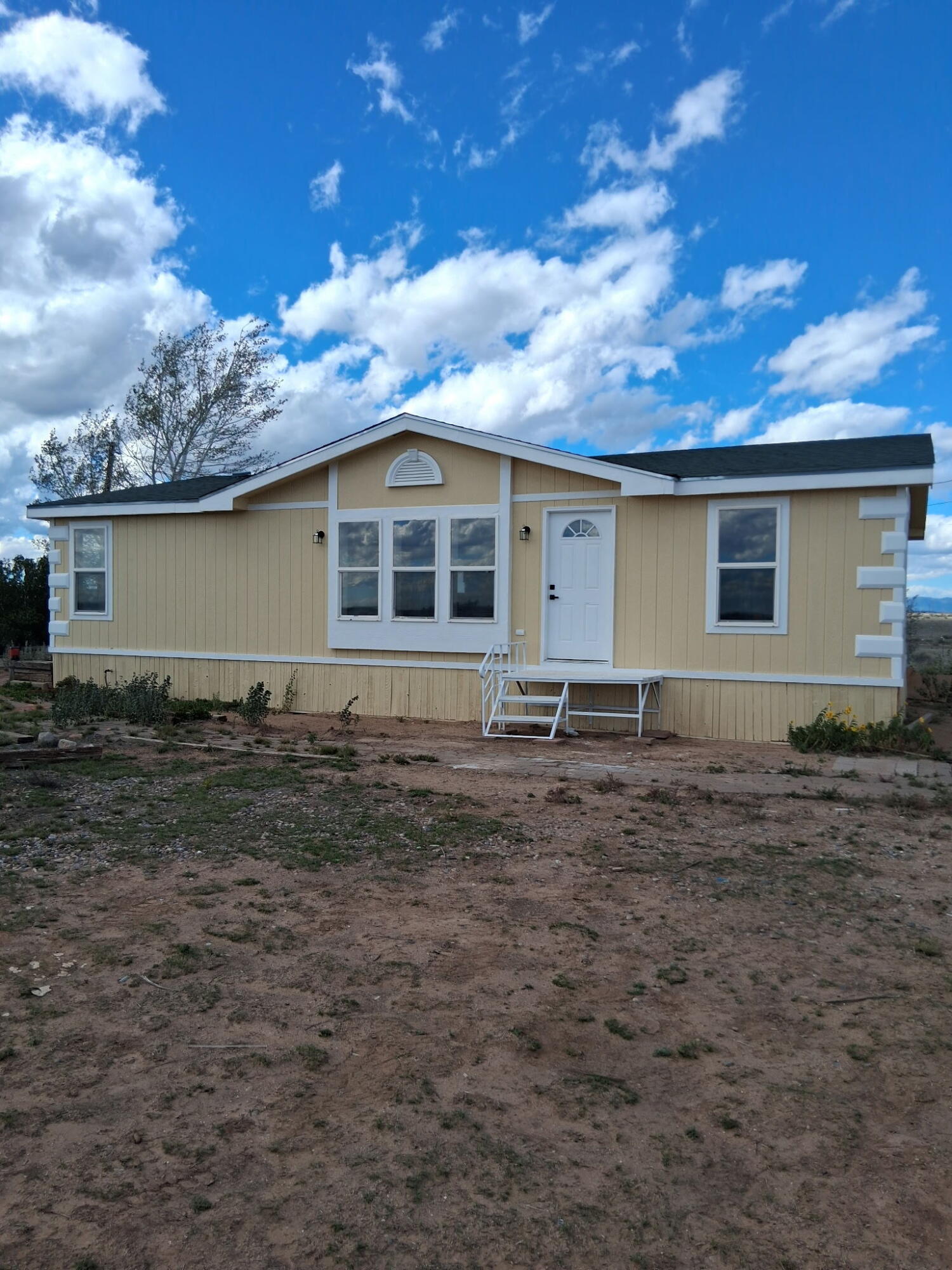 125 Otero Road, Moriarty, NM 87035