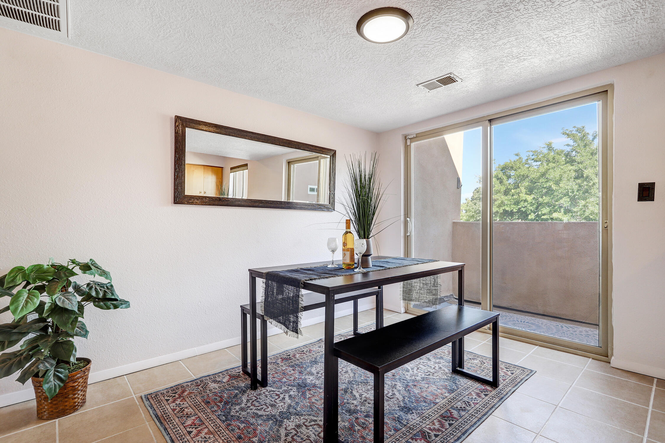 Photo 10 — 13246 Candelaria Road NE