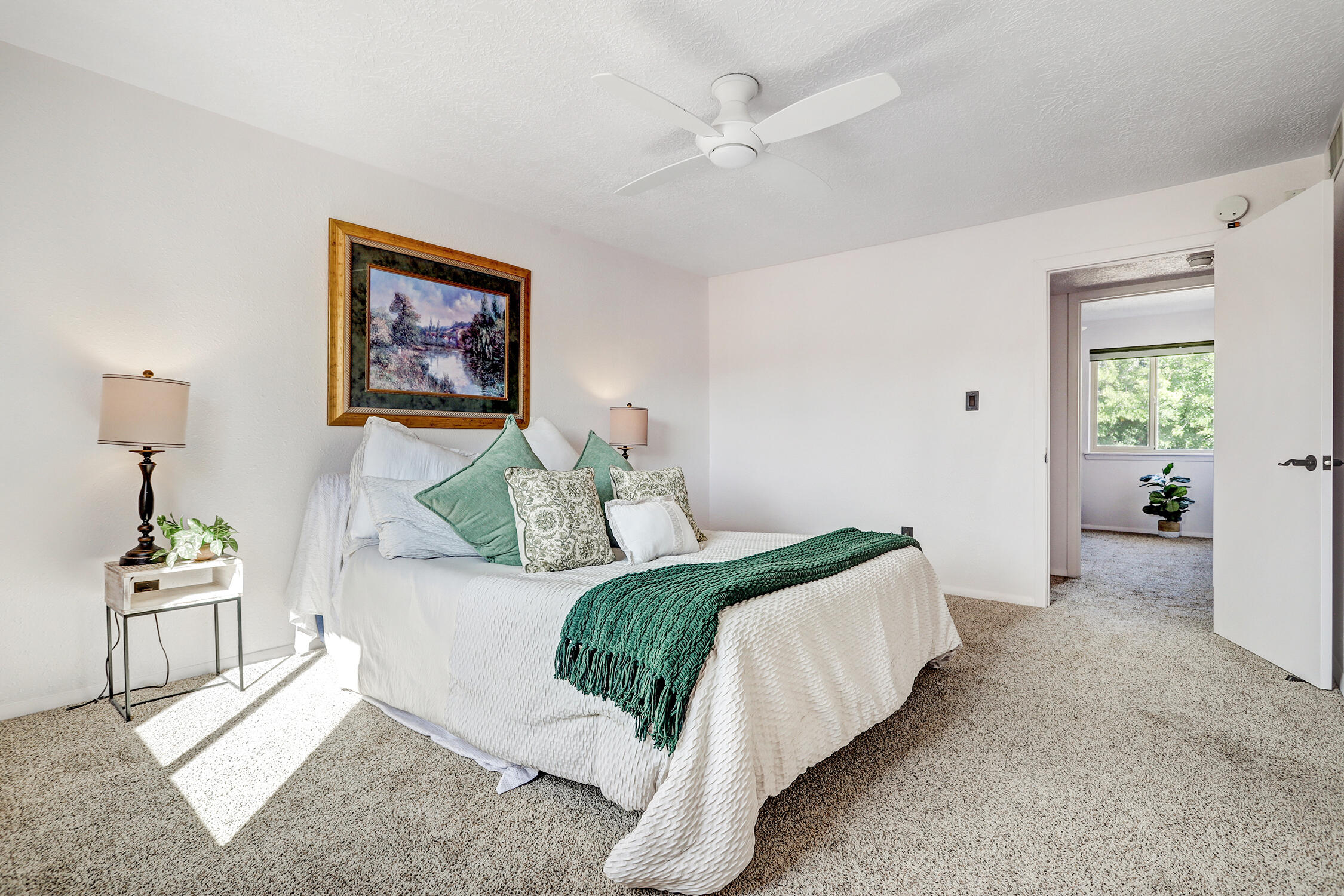 Photo 16 — 13246 Candelaria Road NE