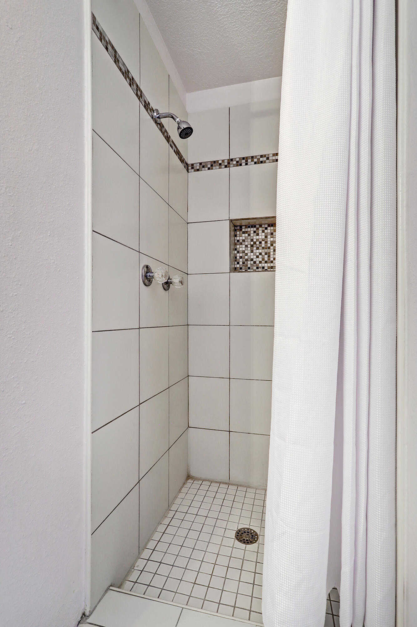 Photo 19 — 13246 Candelaria Road NE