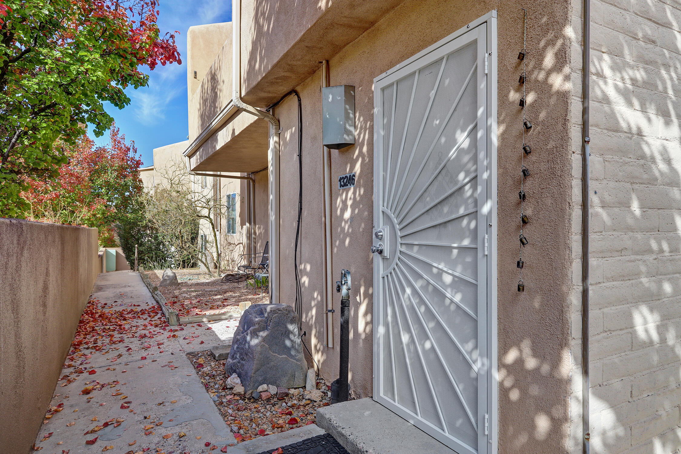 Photo 3 — 13246 Candelaria Road NE